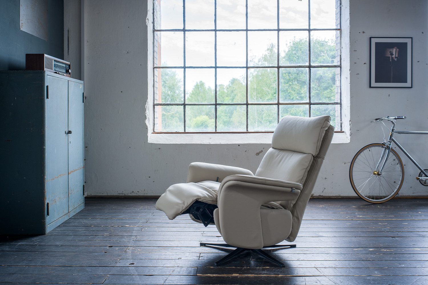 KAWOLA Relaxsessel NAMA Leder grau - Bequem & Drehbare Basis - Komfort, Drehbare Basis, Relaxfunktion & verstellbare Kopfstütze