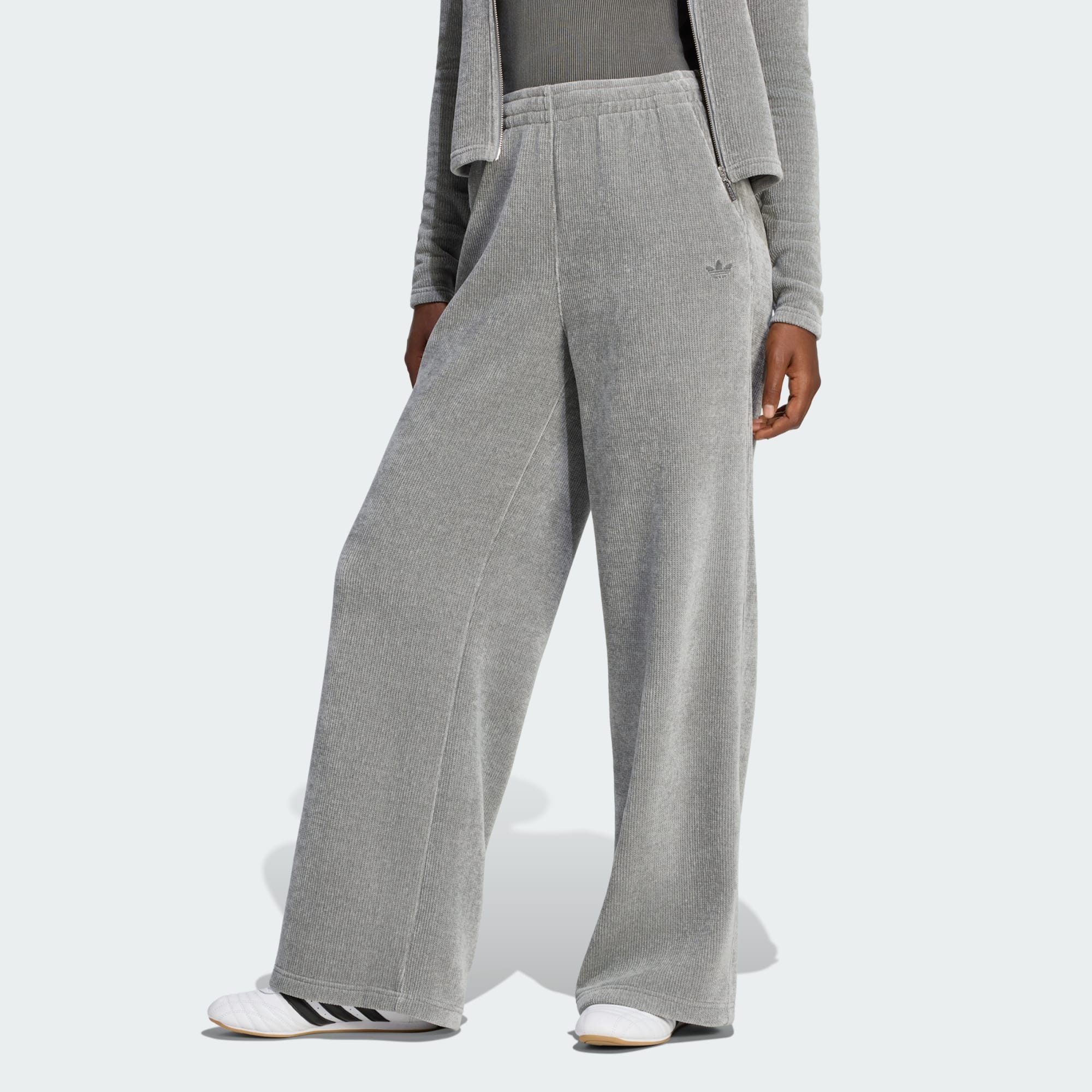adidas Originals Stoffhose PREM ESS CHENILLE FL WL PANTS (1-tlg)