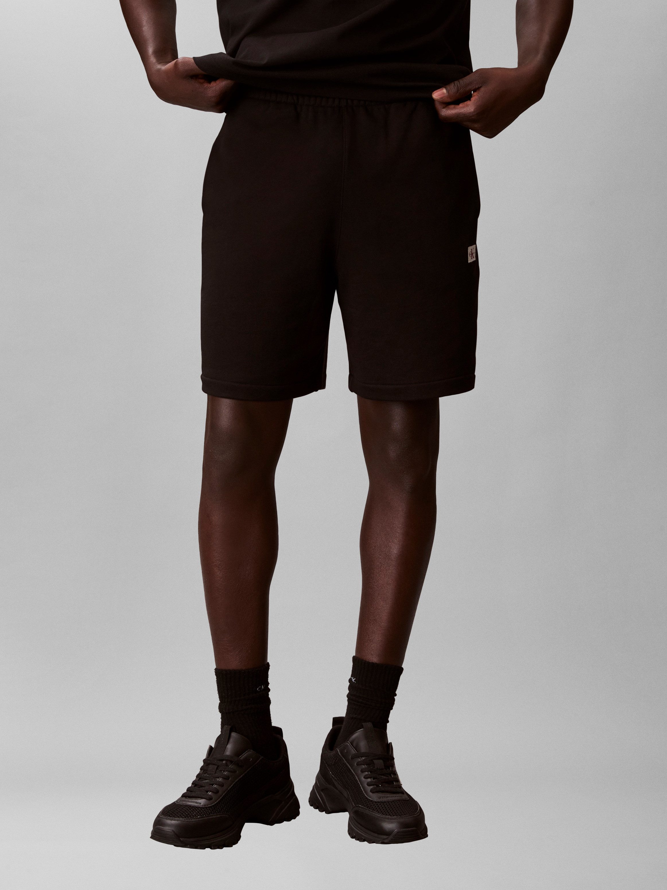 Calvin Klein Jeans Sweatshorts Regular Fit, Logo-Badge, Seitentaschen