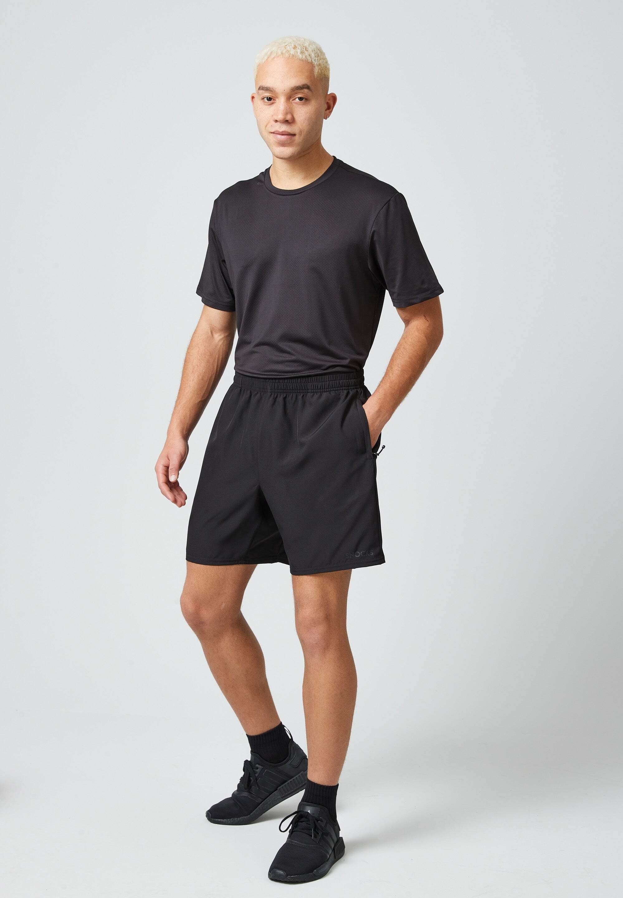 SNOCKS Trainingsshorts kurze Sporthose Herren (1-tlg) schnelltrocknend und knitterarm, 100% recyceltes Polyester