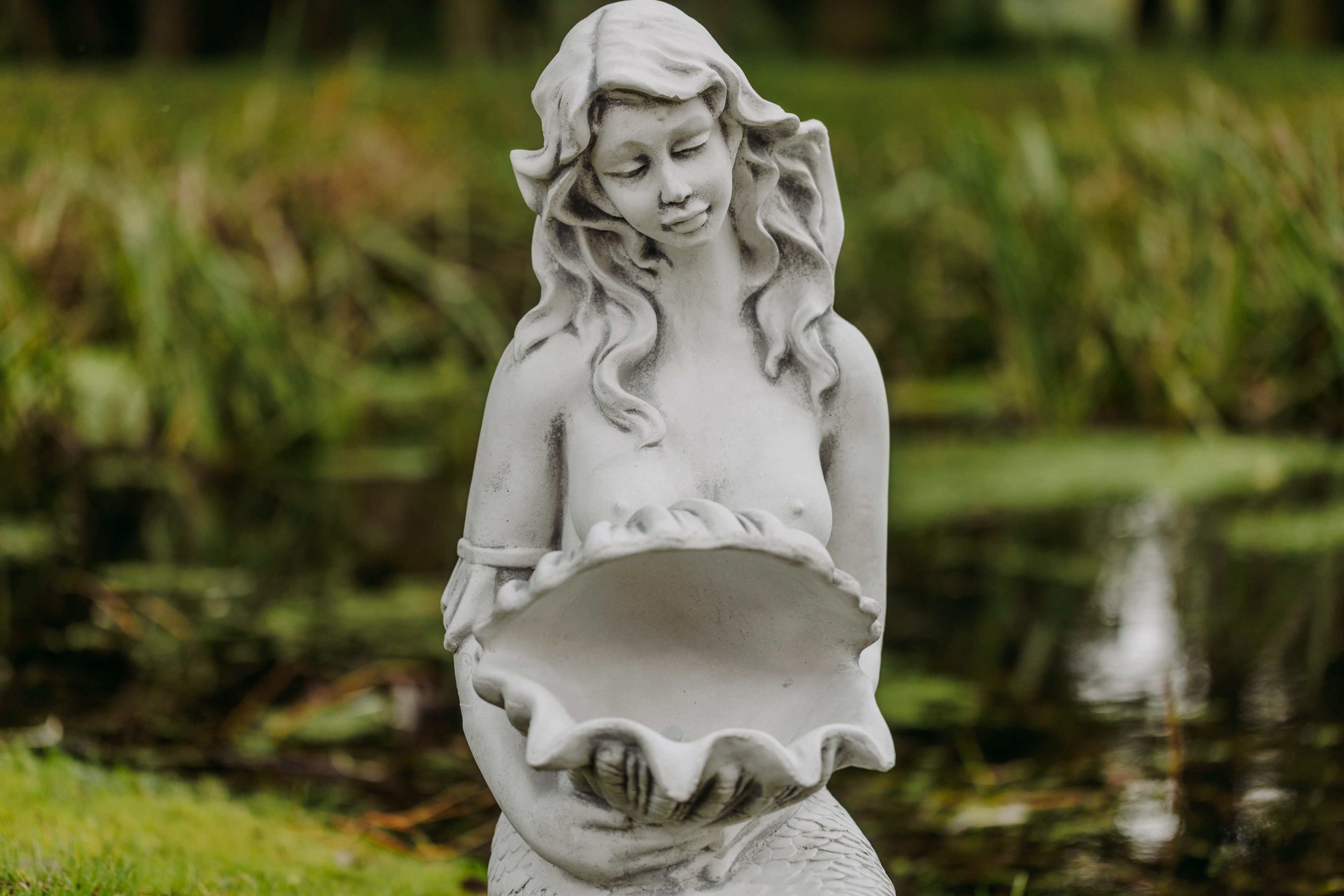 gartendekoparadies.de Gartenfigur Statue Meerjungfrau mit Wasserspeier, Steinfigur, H. 75 cm, 73 kg, Frostsicher