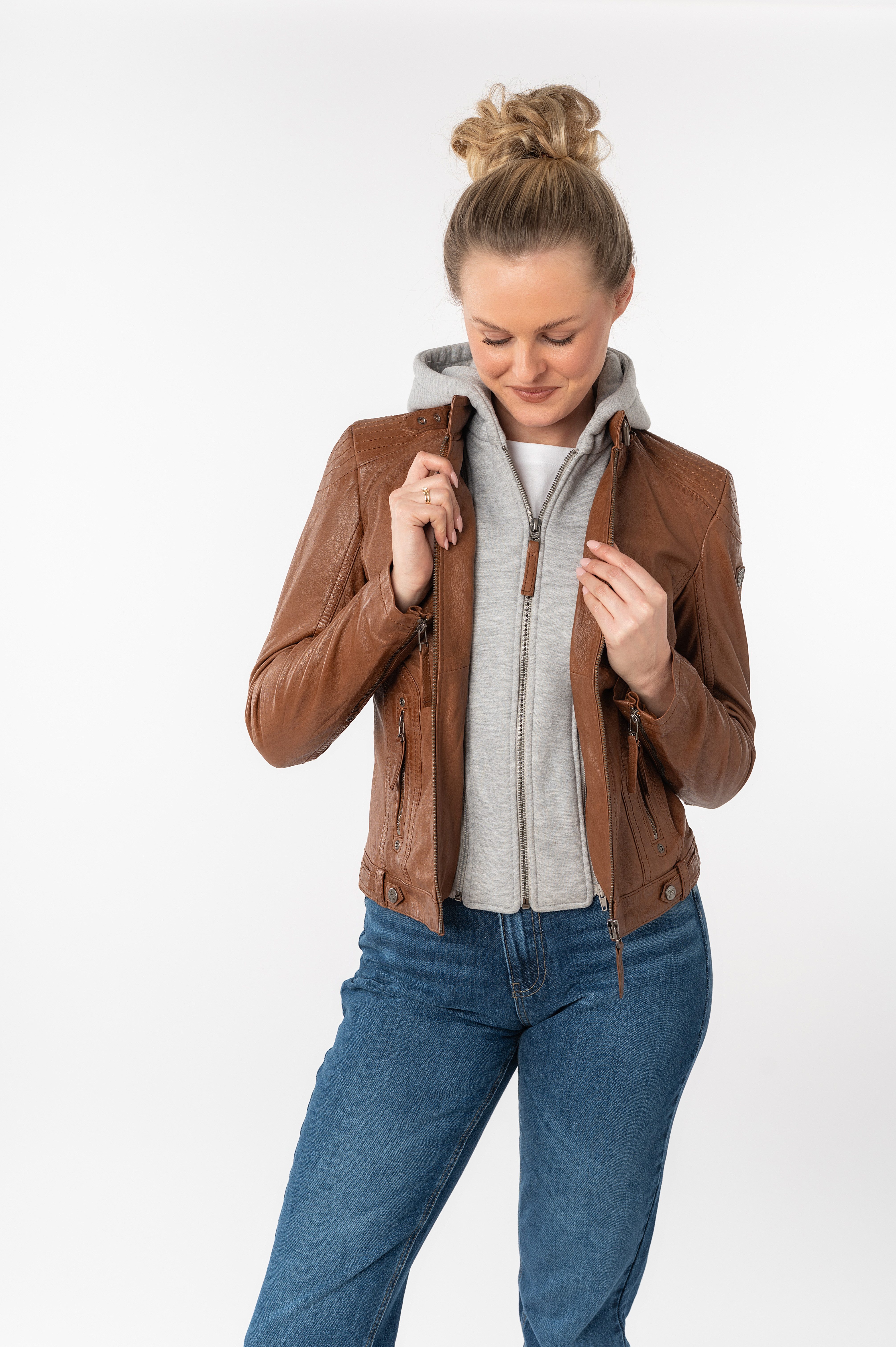 Mauritius Lederjacke Junja mit abnehmbarem Kapuzen-Einsatz und aufwendigen günstig online kaufen