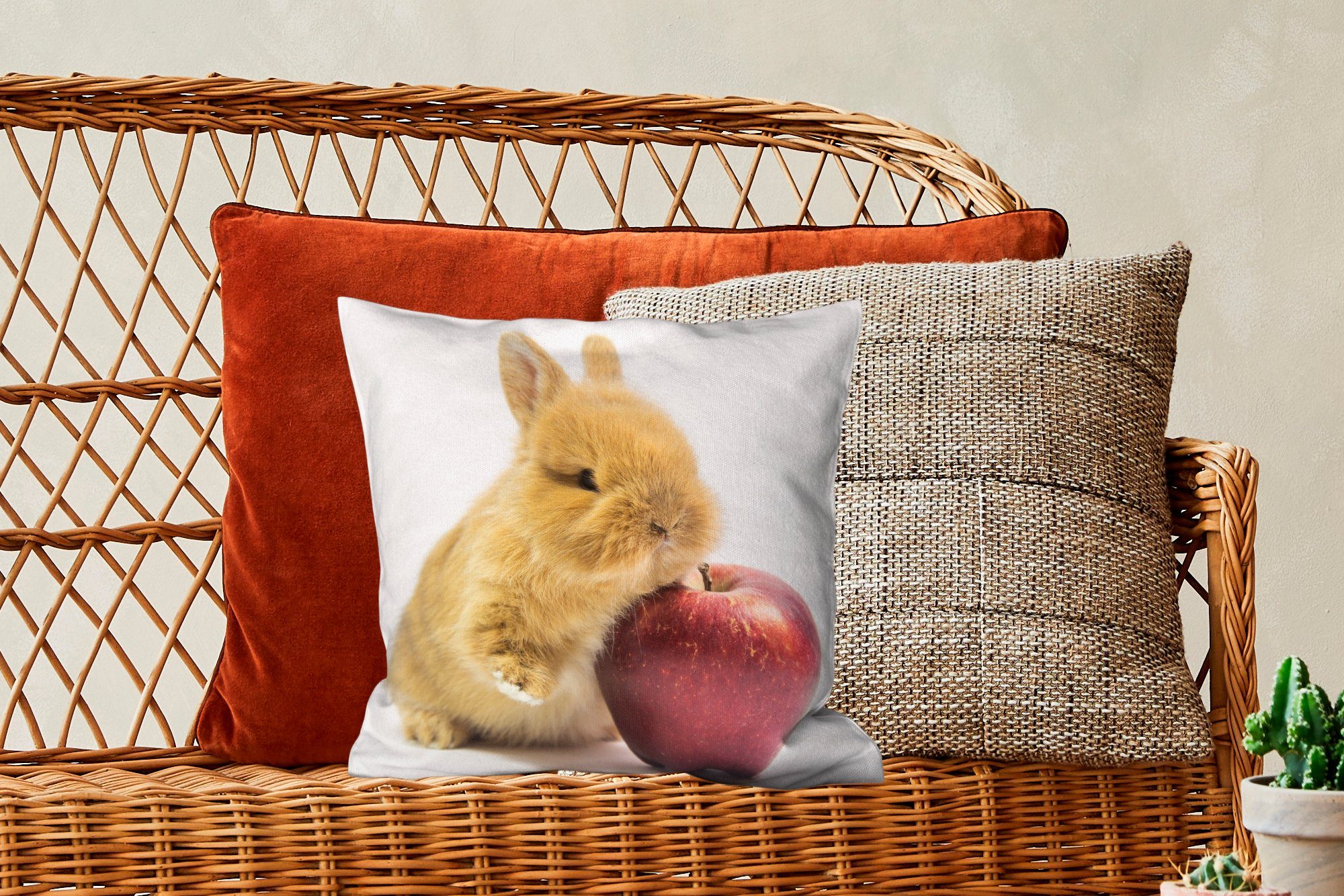 Deko, Sofakissen Baby Schlafzimmer, Kaninchen Füllung MuchoWow - Dekokissen Zierkissen - für mit Apfel, Wohzimmer,