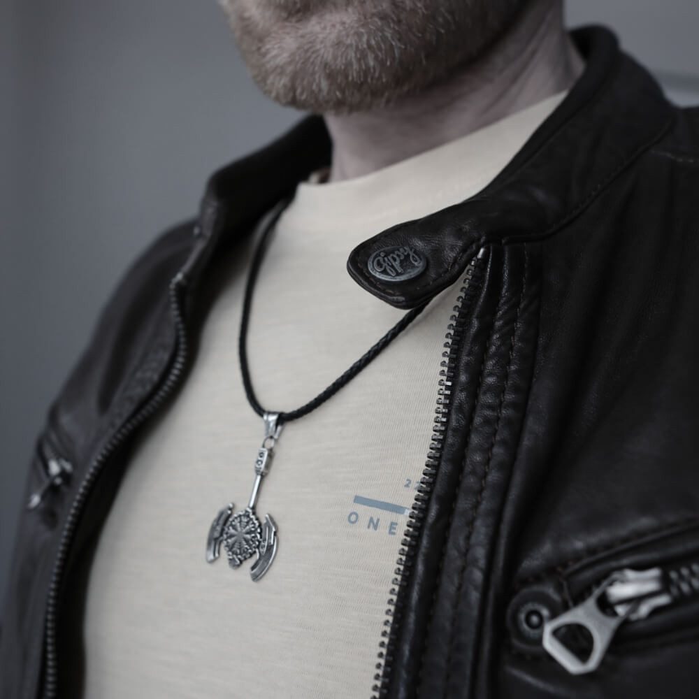 DALMARO Kette mit Anhänger Lederkette Edelstahlkette 316L WIKINGER KOMPAS AXT, Herren Halskette Biker / Wikinger Kette - Schmuckbox