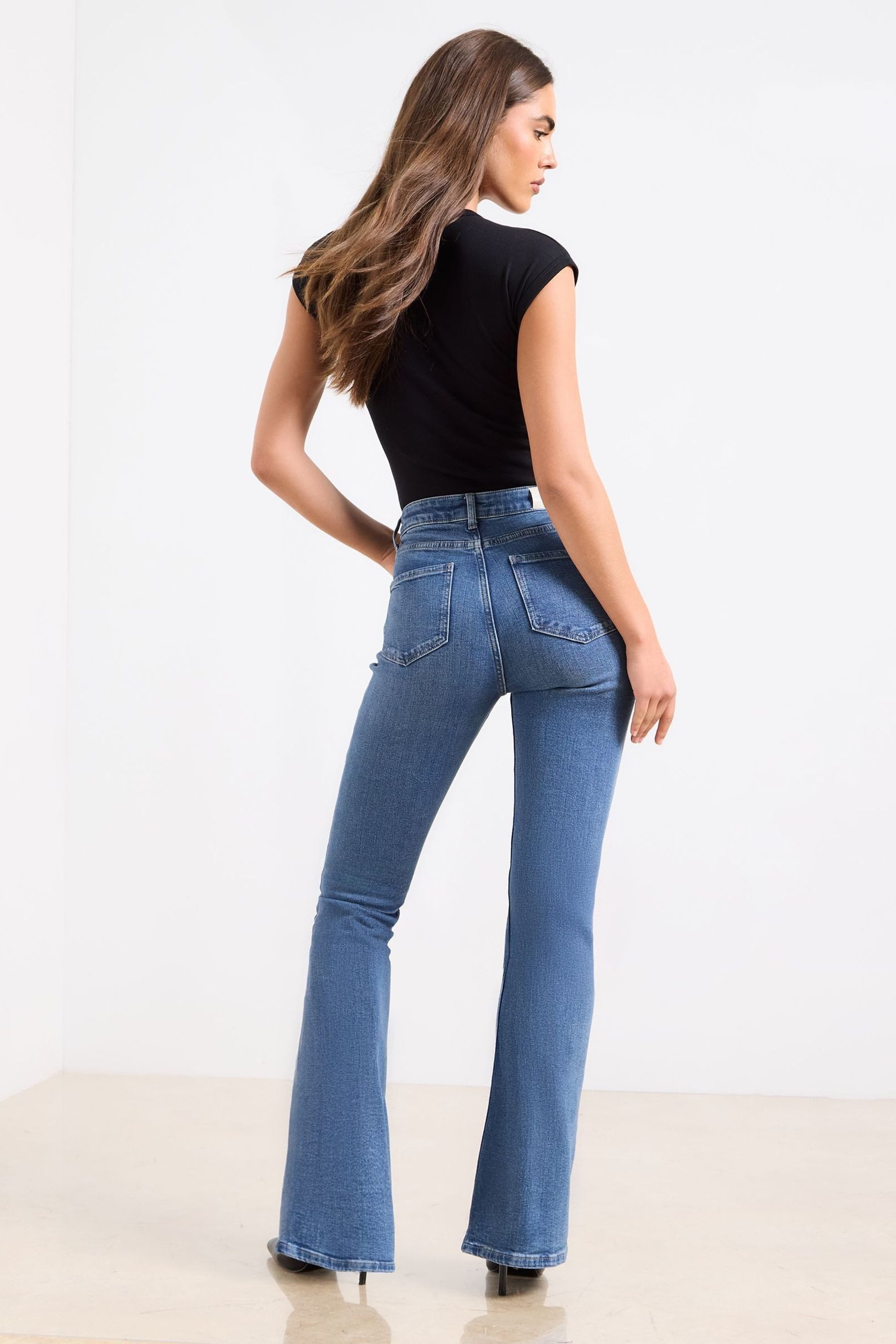 LIPSY Schlagjeans Ausgestellte Jeans mit mittlerem Bund, Petite (1-tlg) günstig online kaufen