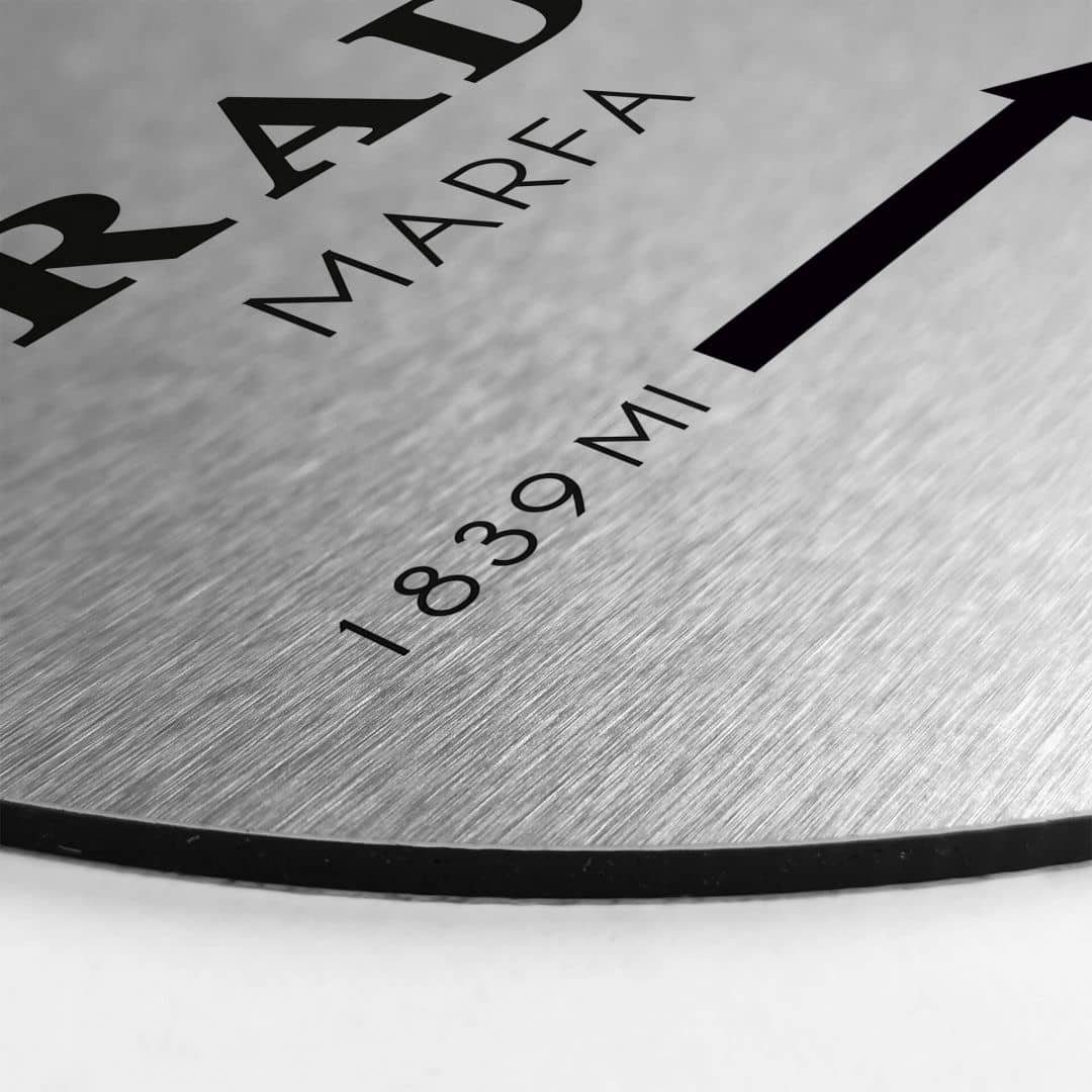 K&L Wall Art Alu-Dibond-Druck Metallposter Prada Marfa Fashion Luxus Mode Retro Deko Silber, Metalloptik Wandbild Ø 20cm