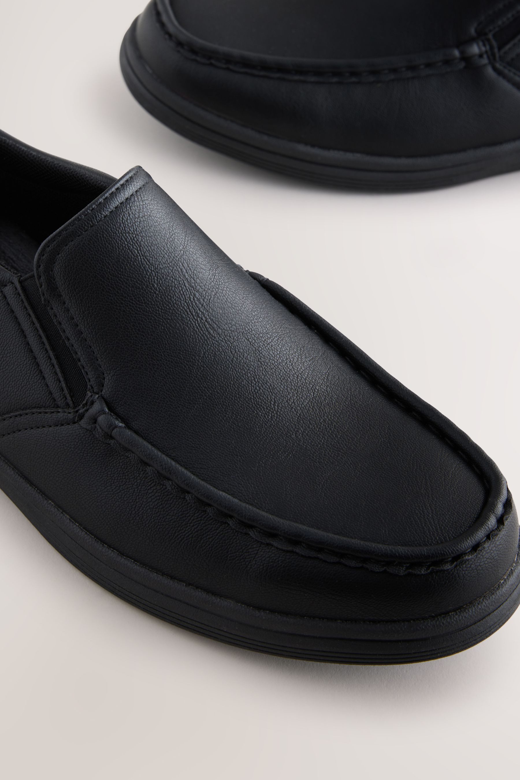 Next Schlupfschuhe mit Blatteinsatz Slipper (1-tlg)