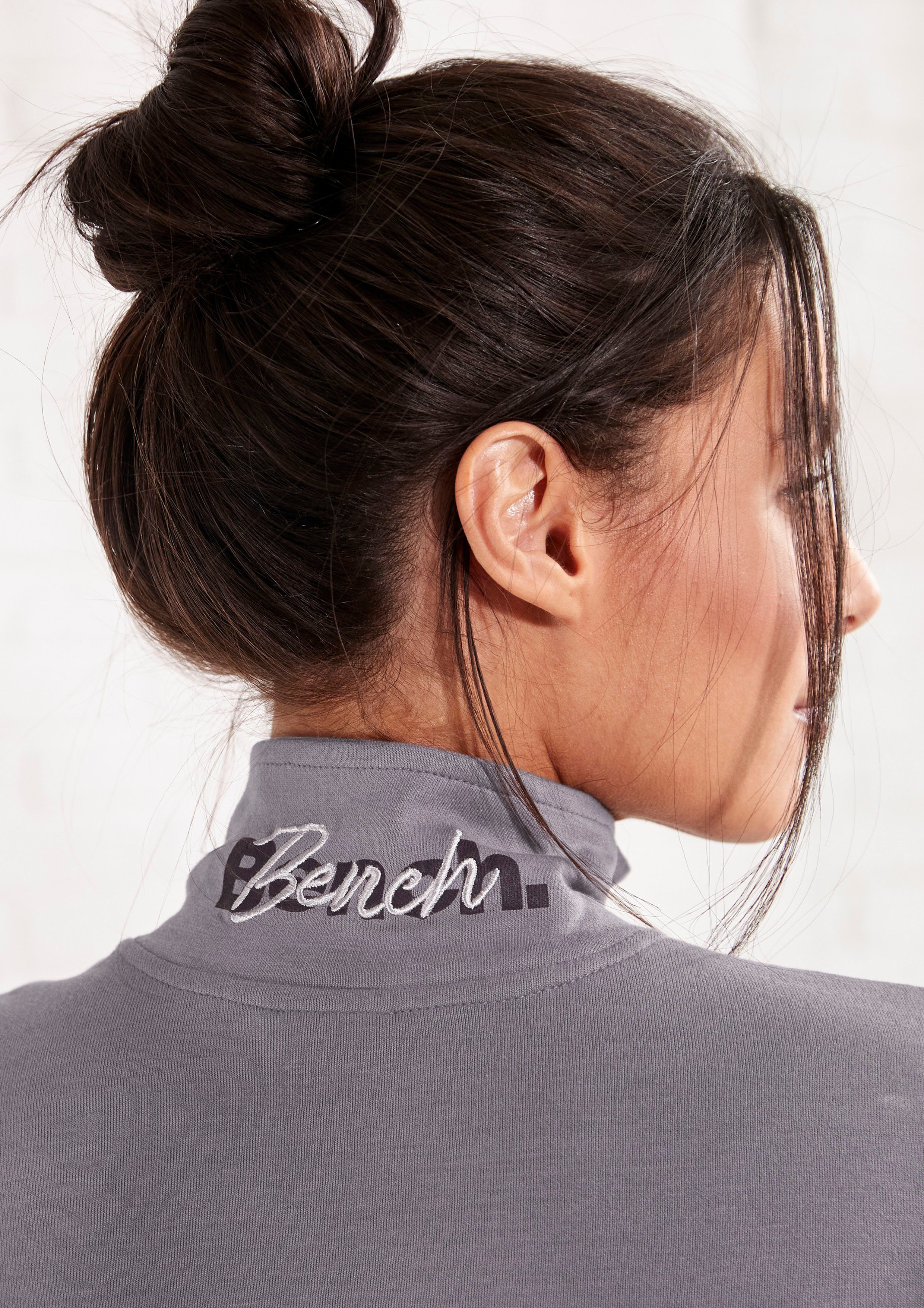 Bench. Loungewear Sweatjacke (1-tlg) mit bestickten Stehkragen, Loungeanzug – Bild 3 von 5