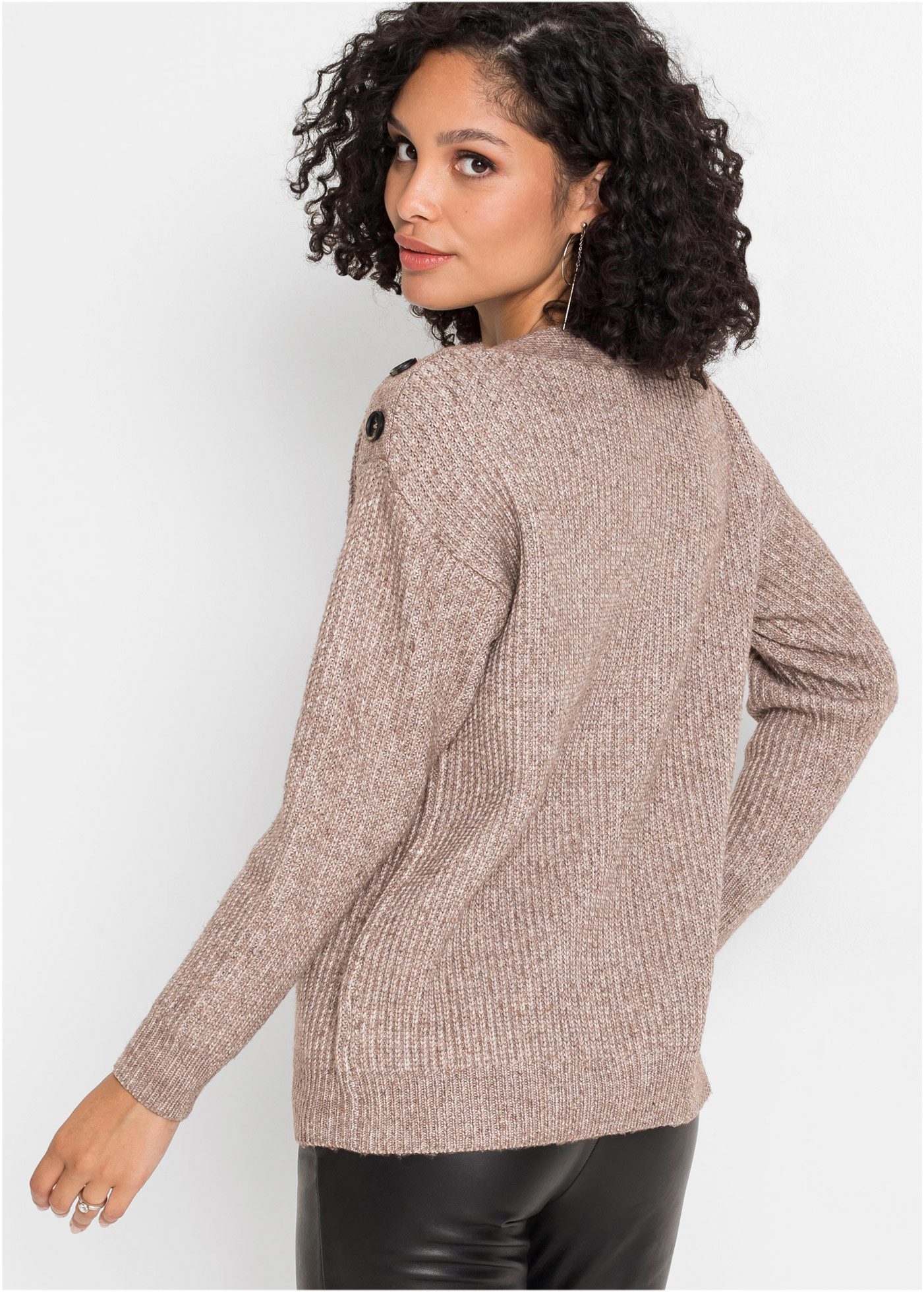 bonprix Strickpullover aus Polyester, mit Knopfverzierung, Oversize-Passform
