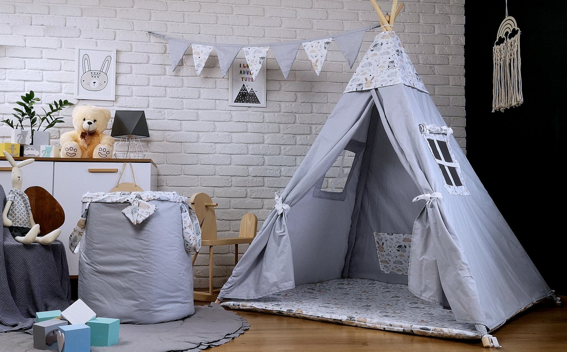 Pamek Tipi-Zelt Spielzelt Tipi für Kinder Bodenmatte Kissen + Stabilisator, Personen: 2 (7 tlg), Sehr schönes Design.