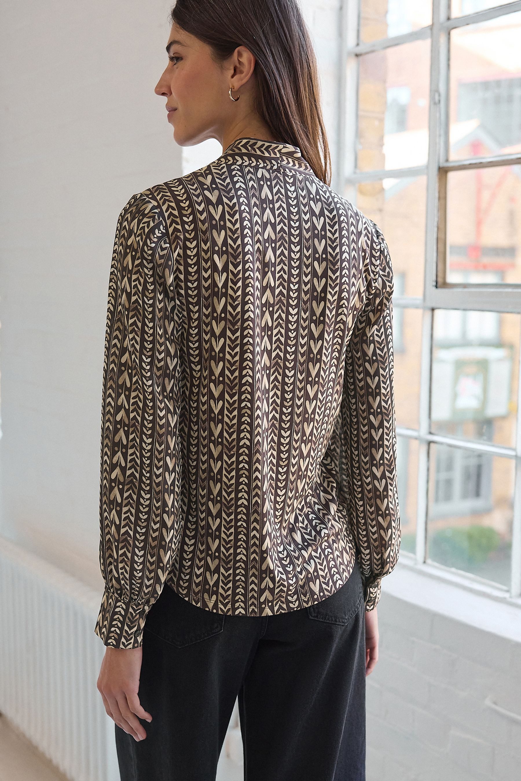 Next Blusenshirt Langärmelige Bluse mit V-Ausschnitt günstig online kaufen