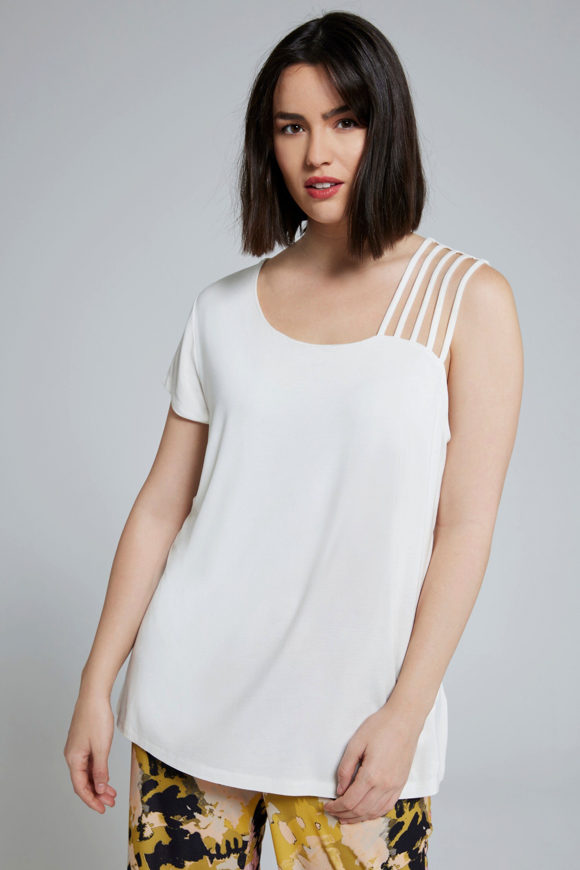 Classic T-Shirt Ulla offwhite Popken asymmetrischer Rundhalsshirt Ausschnitt