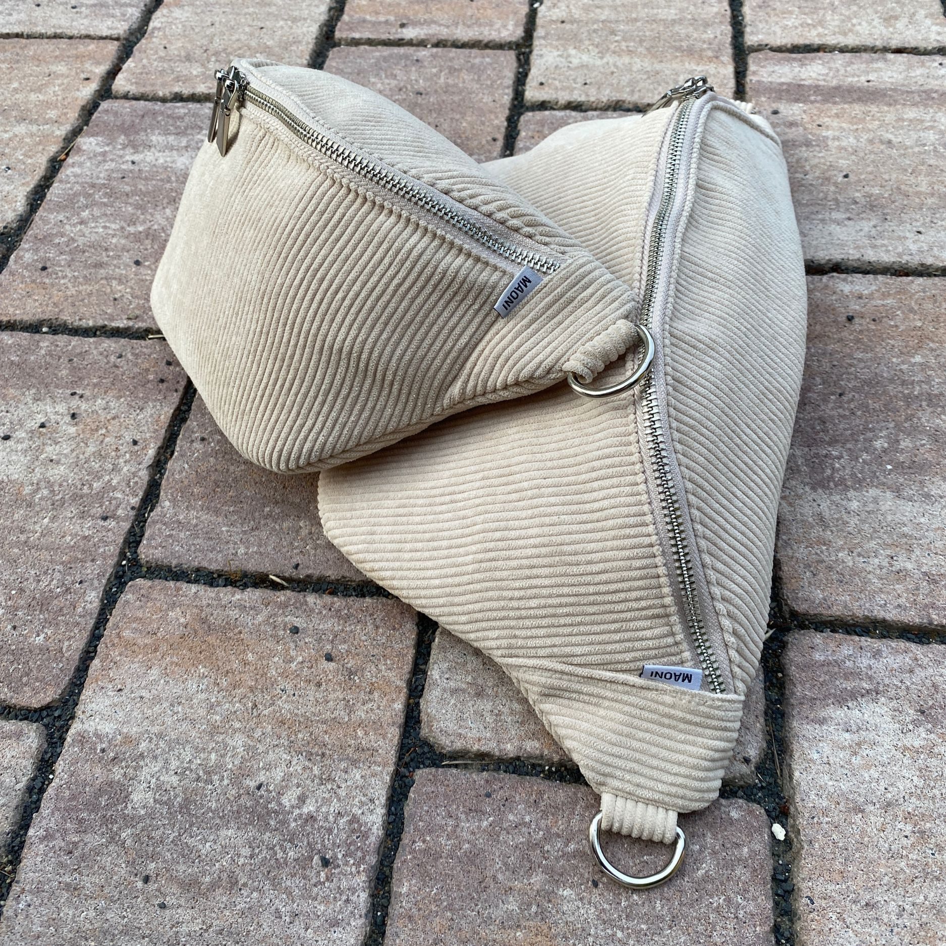 MAONI Bauchtasche Umhängetasche Beige Cord (Bestandteile: 1x Tasche, 2x Taschengurt zum Wechseln), geräumiges Hauptfach