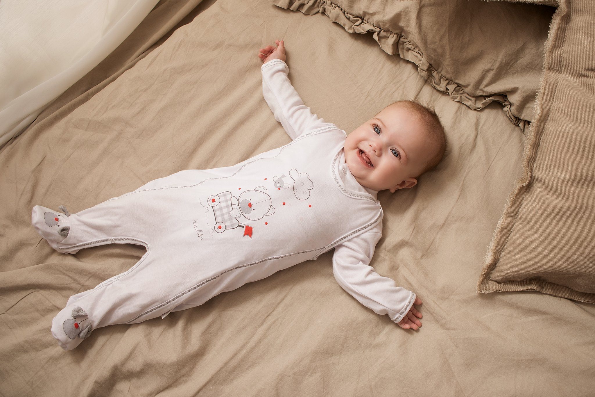 Makoma Strampler Neutral Baumwolle Set Baby mit (Set, Neugeborene 2-tlg) Weiß Langarmshirt für Strampler 100