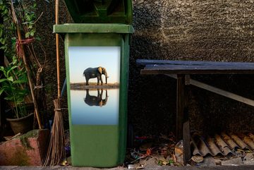 MuchoWow Wandsticker Elefant - Wasser - Bäume - Tiere - Natur (1 St), Mülleimer-aufkleber, Mülltonne, Sticker, Container, Abfalbehälter