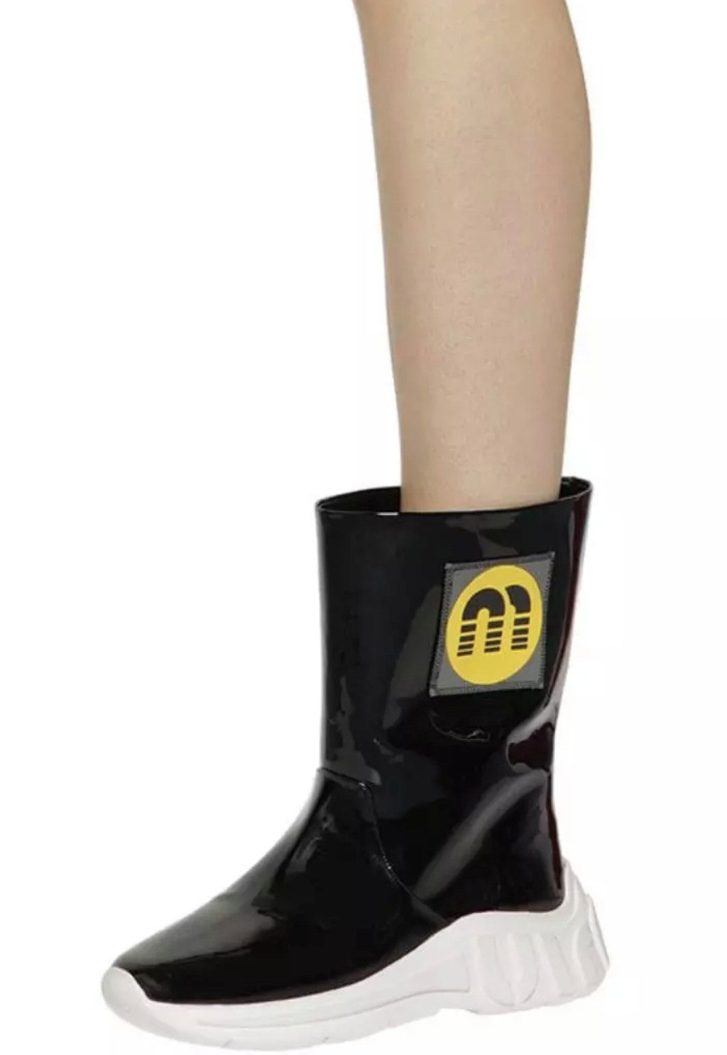 Miu Miu Faux Patent Regen Rain Boots Made in Italy Bootsschuh Hochglänzend, wasserabweisend mit 10MM Profilierte Gummisohle
