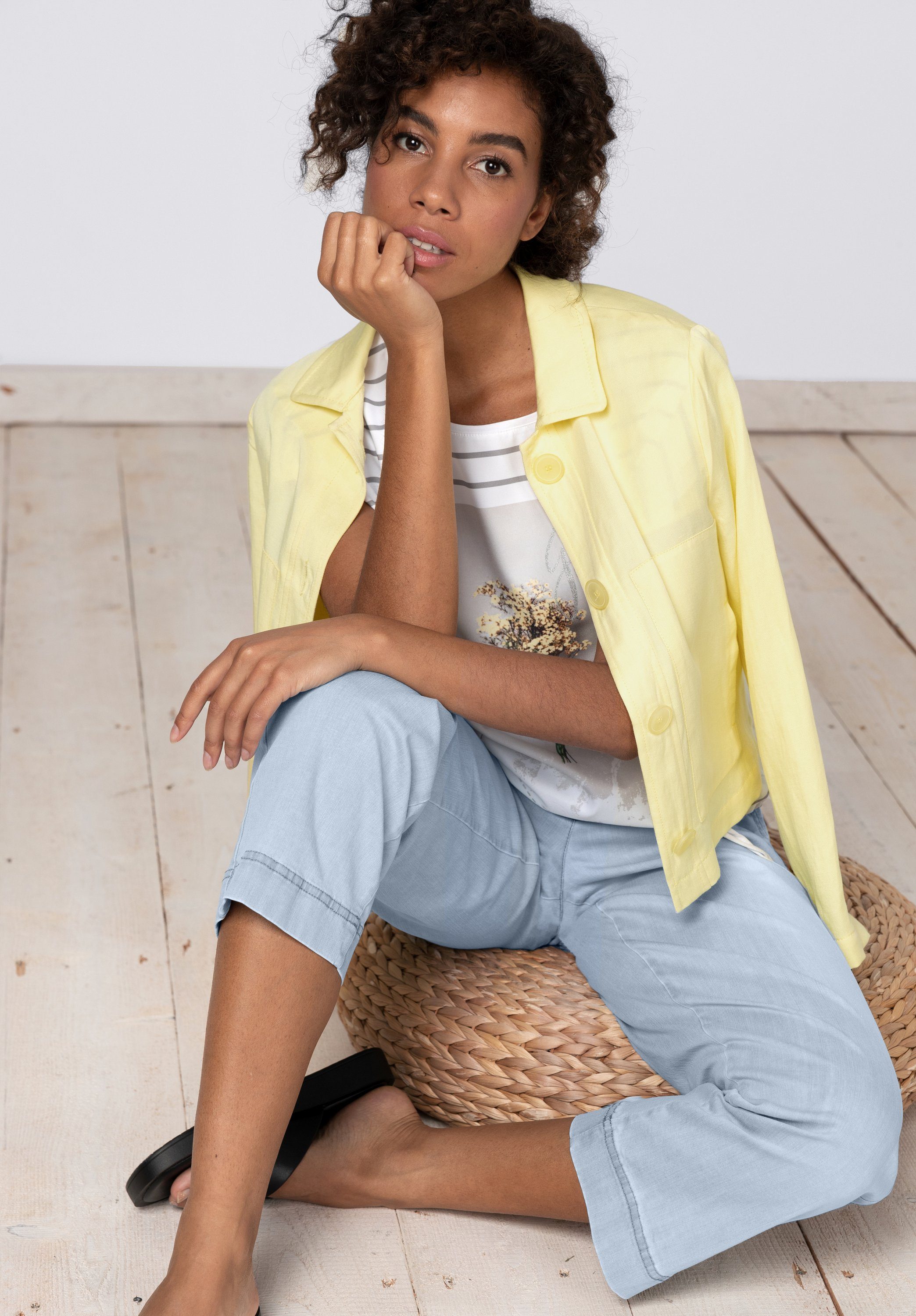 bianca Kurzjacke STINE in angesagter Trendfarbe mit stylischen Details