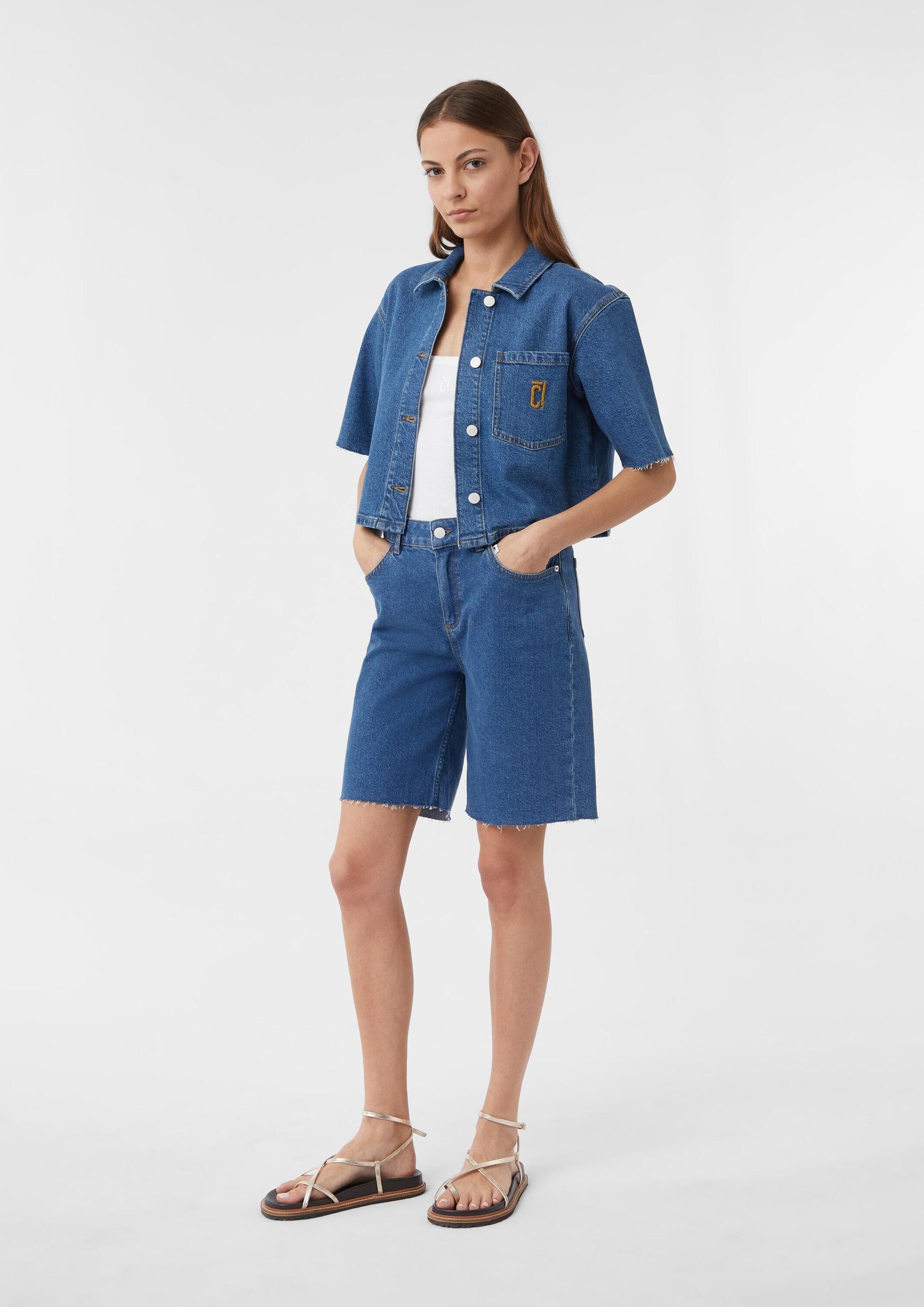 comma Jeansshorts Jeans-Hose Bermuda-Jeans mit High Rise und offenem Saum