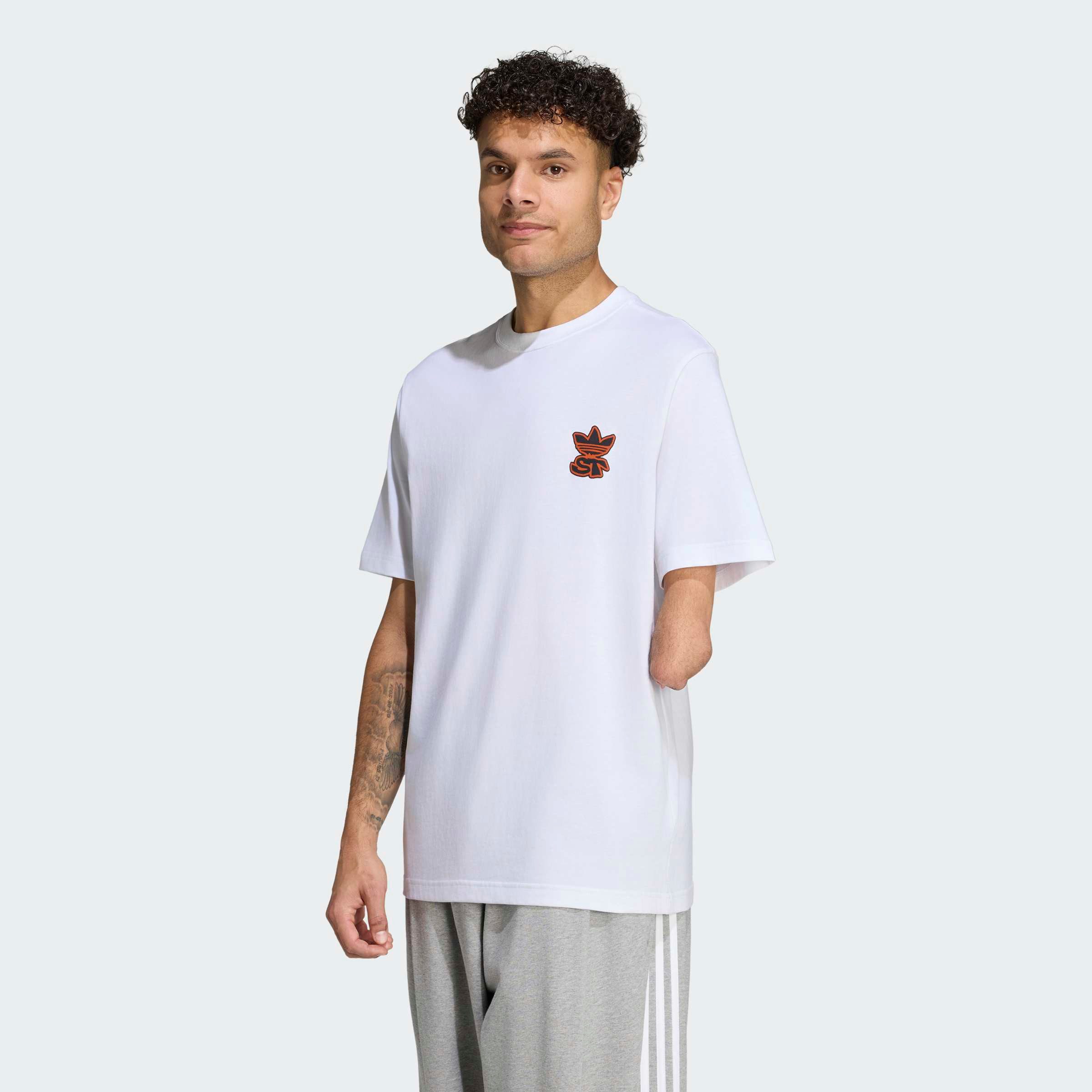 adidas Originals T-Shirt ST GFX regulärer Schnitt, sportlich, mit Skate-Ästhetik, ohne Verschluss
