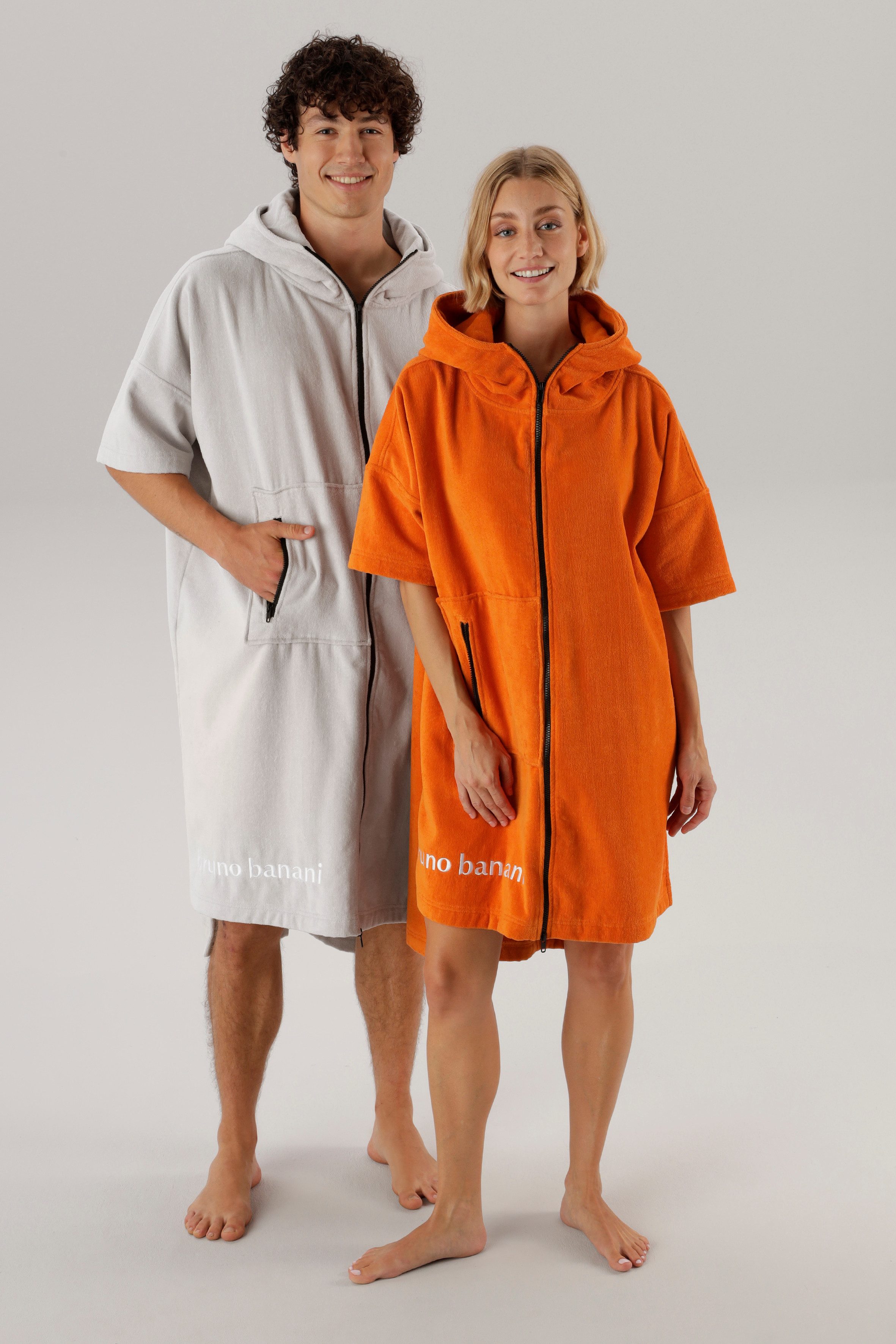 Bruno Banani Badeponcho Daniel, ideal für Sauna, Spa & im Urlaub, Damen & Herren, Midilänge, Frottier, Kapuze, 2-Wege Reißverschluss, Surfponcho, 100% Baumwolle, Frottee, Strand, Sport
