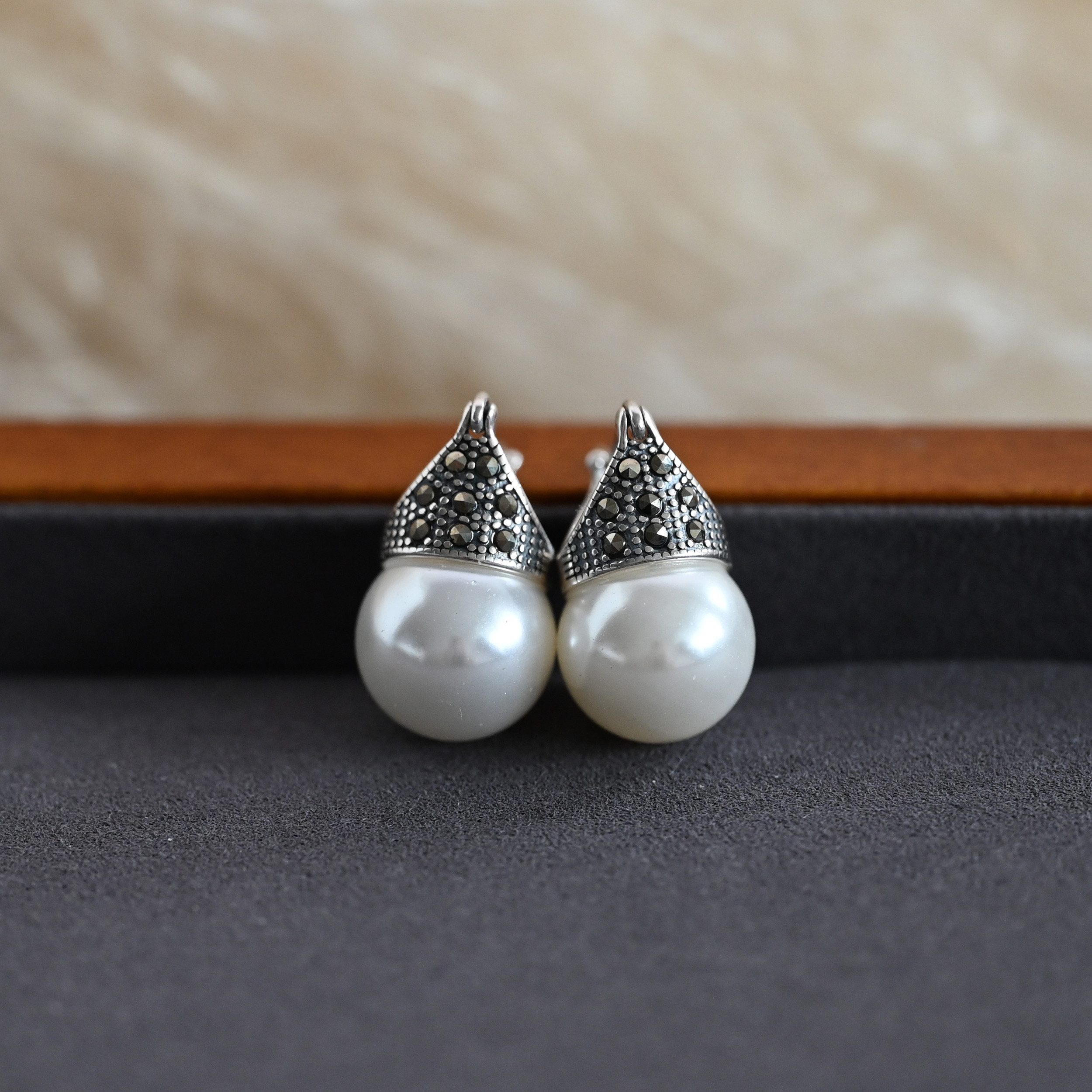 Runde Perlé Perlenohrringe Retro Ohrringe Olivia, große Shell-Perle, handgefertigte Ohrringe, 925er Silber, 18K Gold