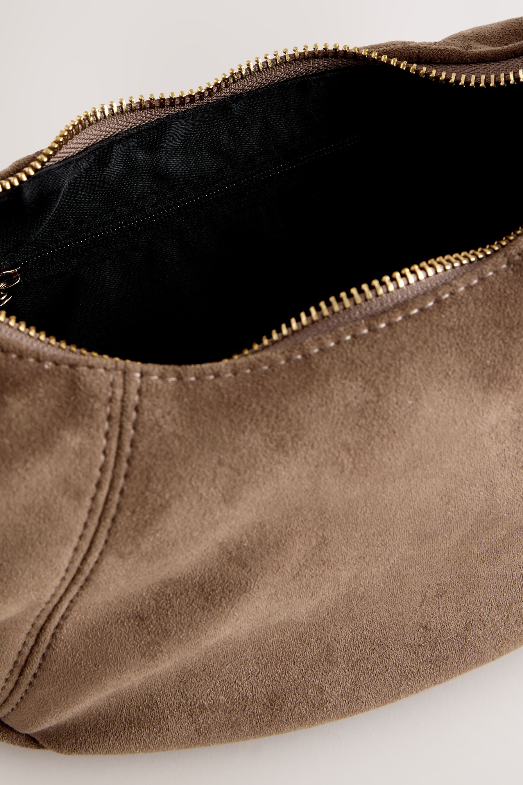 Next Umhängetasche Schultertasche aus Veloursleder (1-tlg)