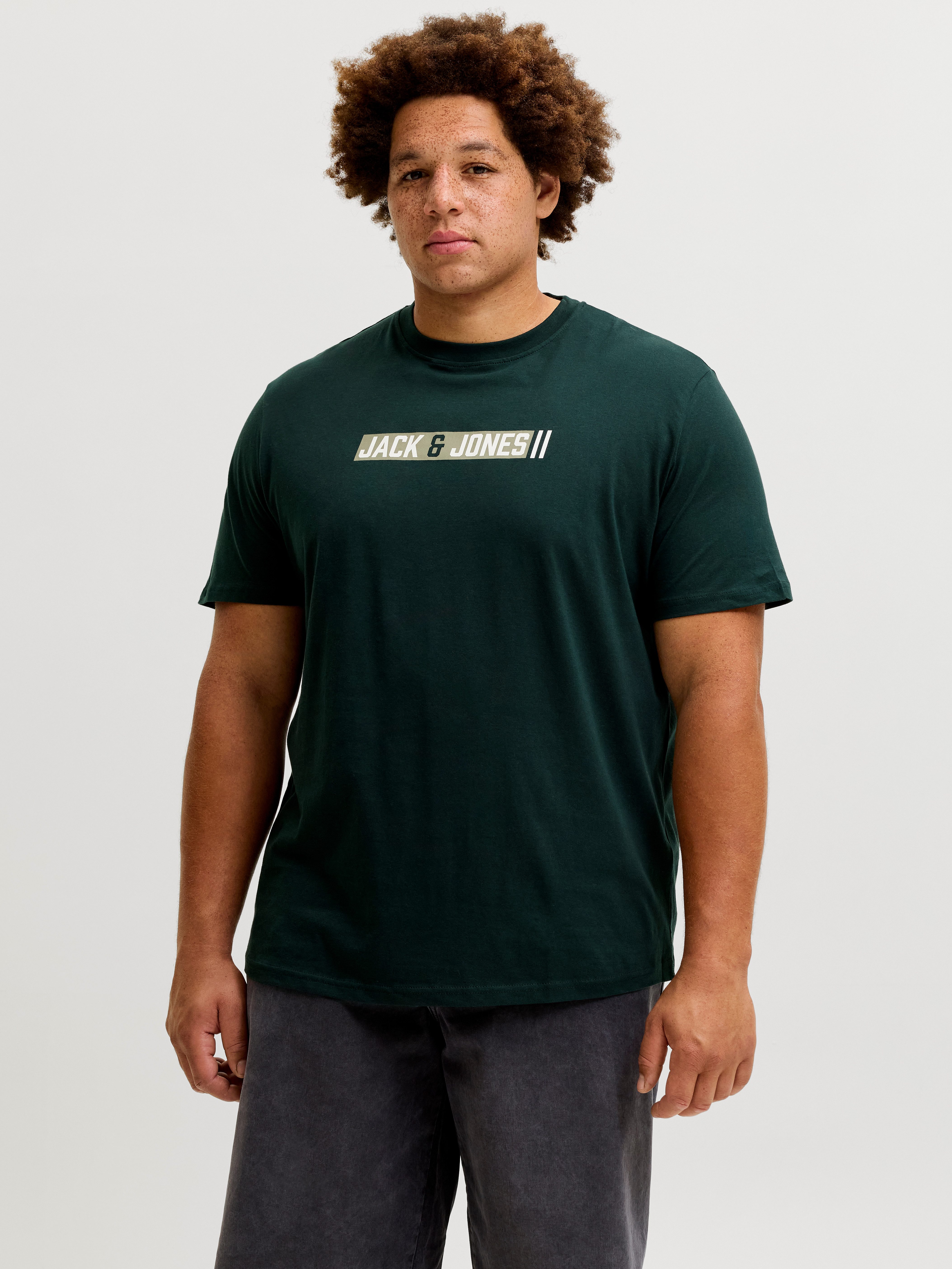 Jack & Jones PlusSize Rundhalsshirt JJMUNK TEE SS CREW NECK SN PLS Baumwolle, normal geschnitten