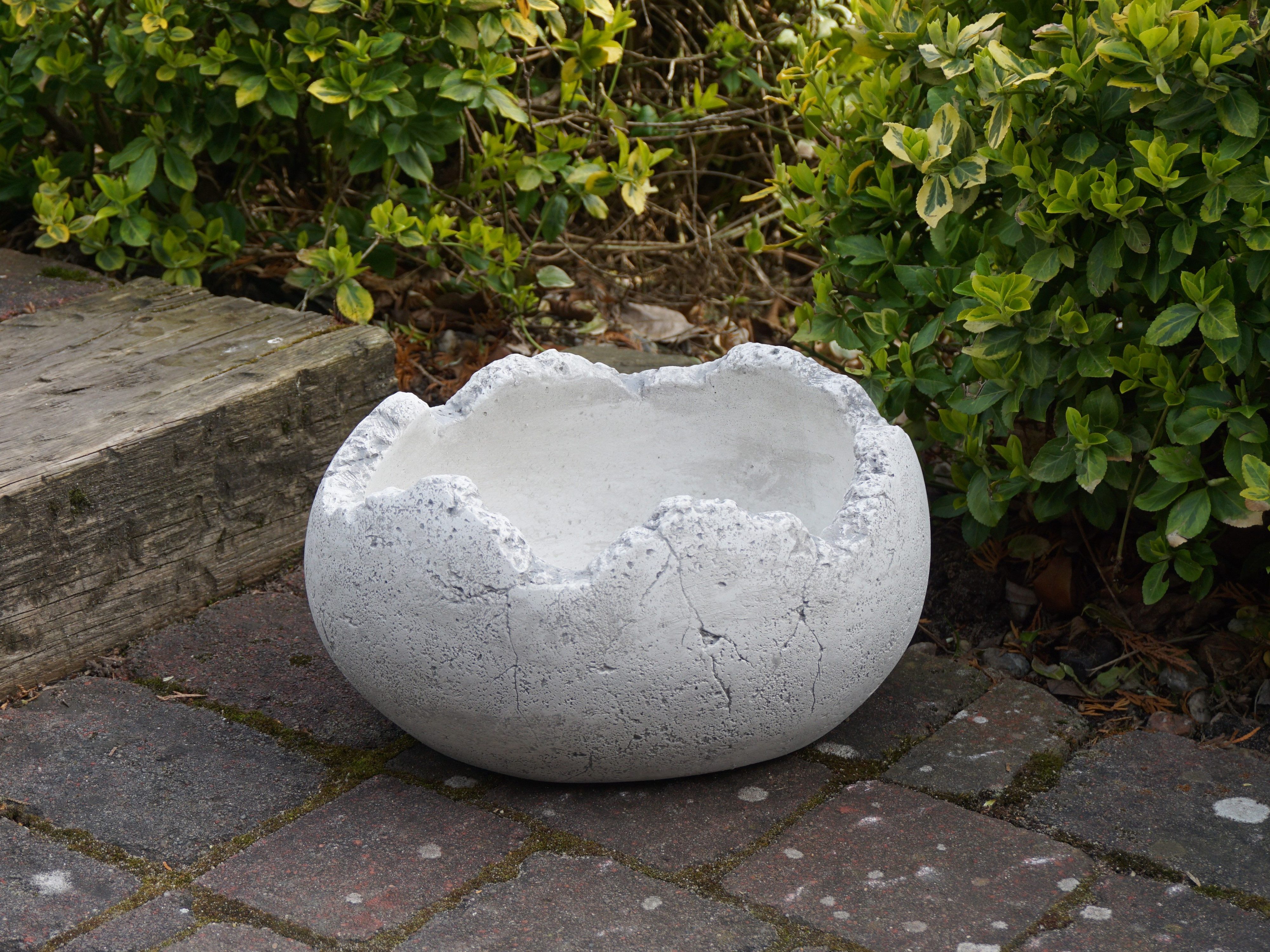 gartendekoparadies.de Pflanzschale Ostern - Blumenschale, Eierschale, Pflanzgefäß, H. 20 cm, 34 x 27 cm, Frostsicher