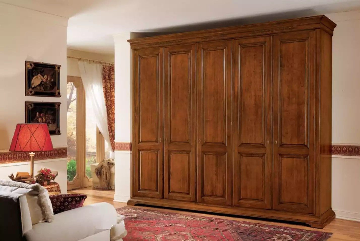 JVmoebel Kleiderschrank Brauner Holzschrank mit fünf Türen und klassischem Design (1-St., Kleiderschrank) Made in Europa