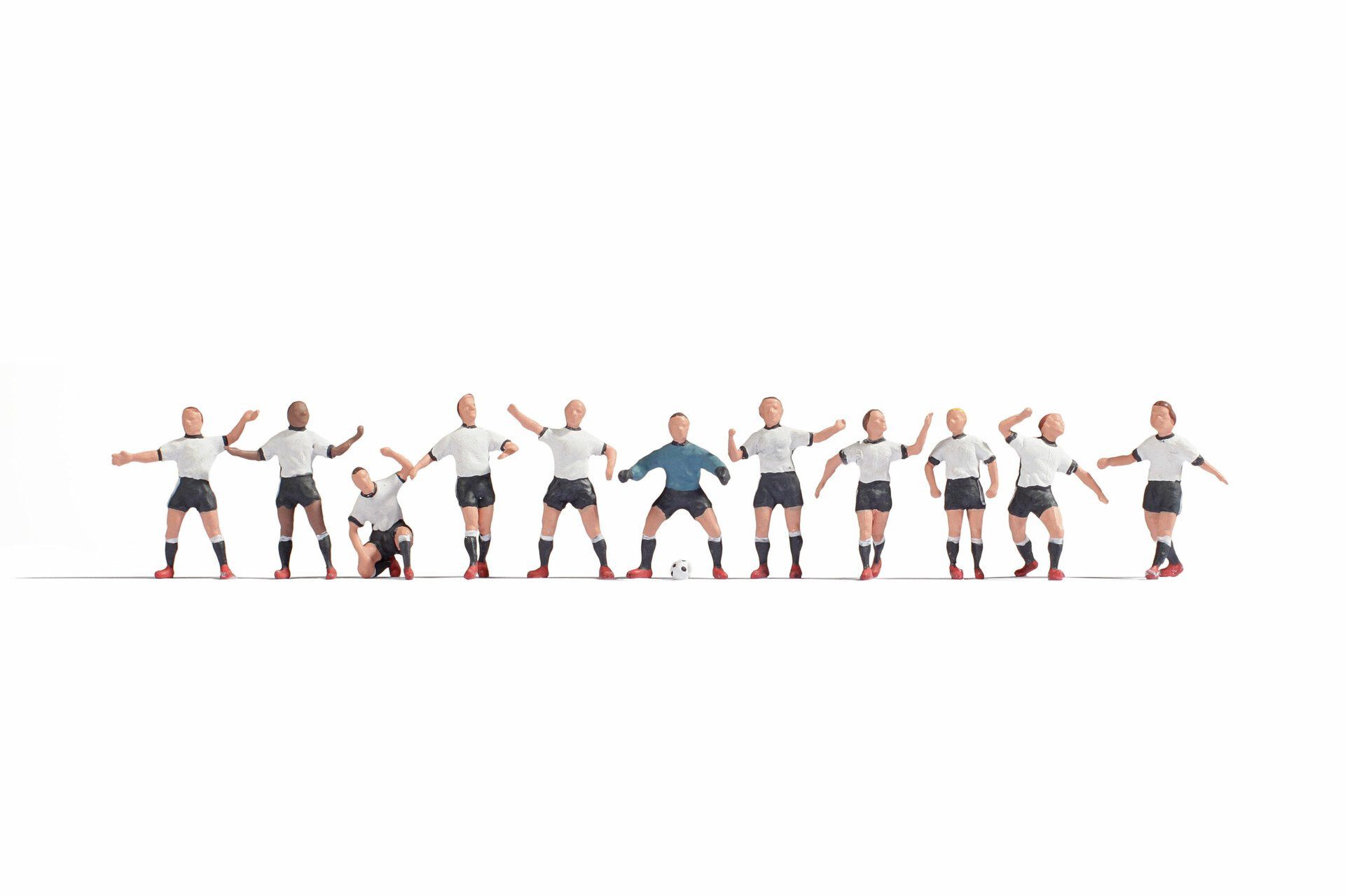 NOCH Dekofigur NOCH TT Friguren Fußballteam, Modellbau Set mit Fu