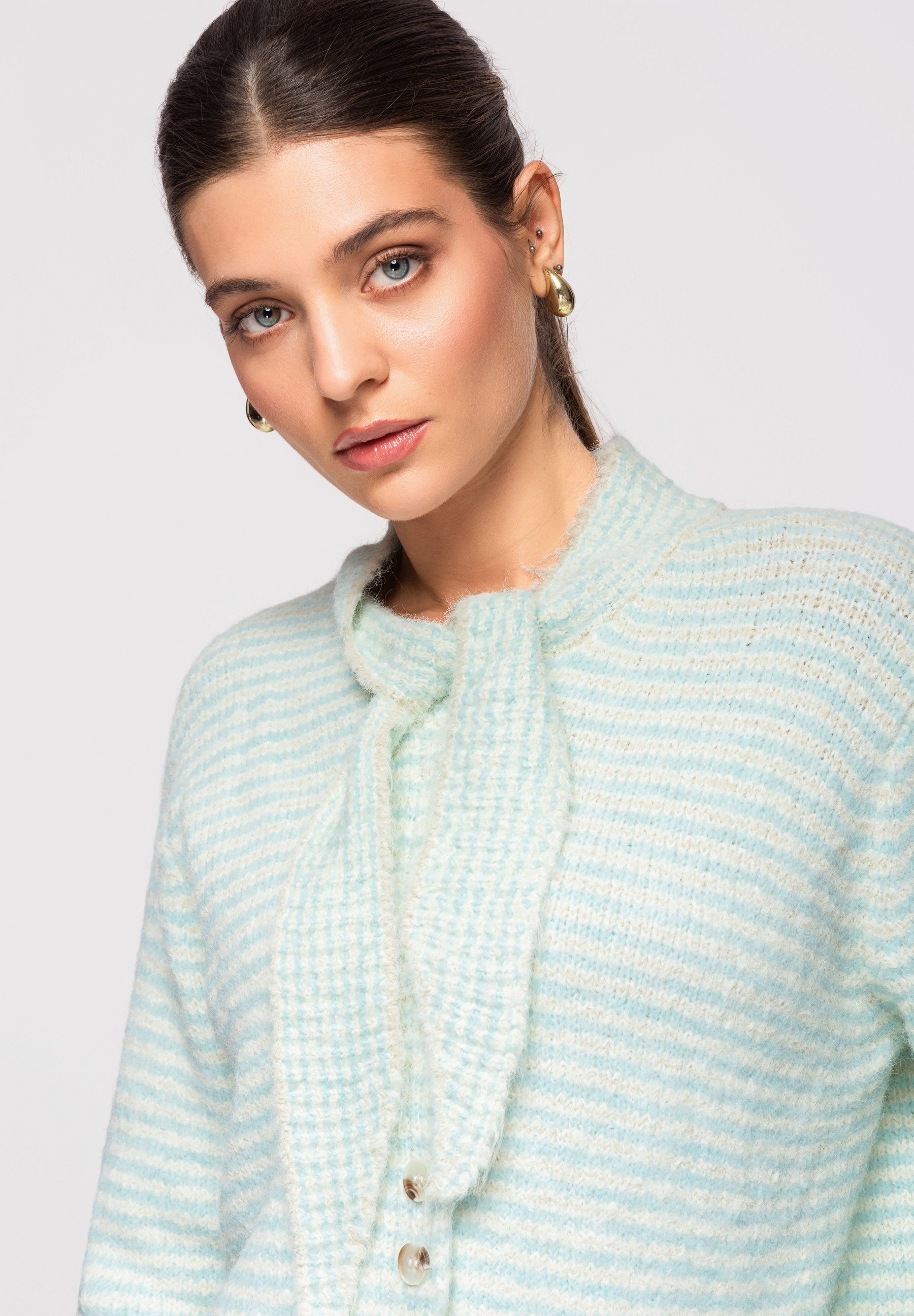 OMBRE Cardigan Damen Strickpullover mit Knopfleiste im Streifen-Design Blau ONESIZE (kein Set, 1-tlg) Strickmuster mit sichtbarer Struktur