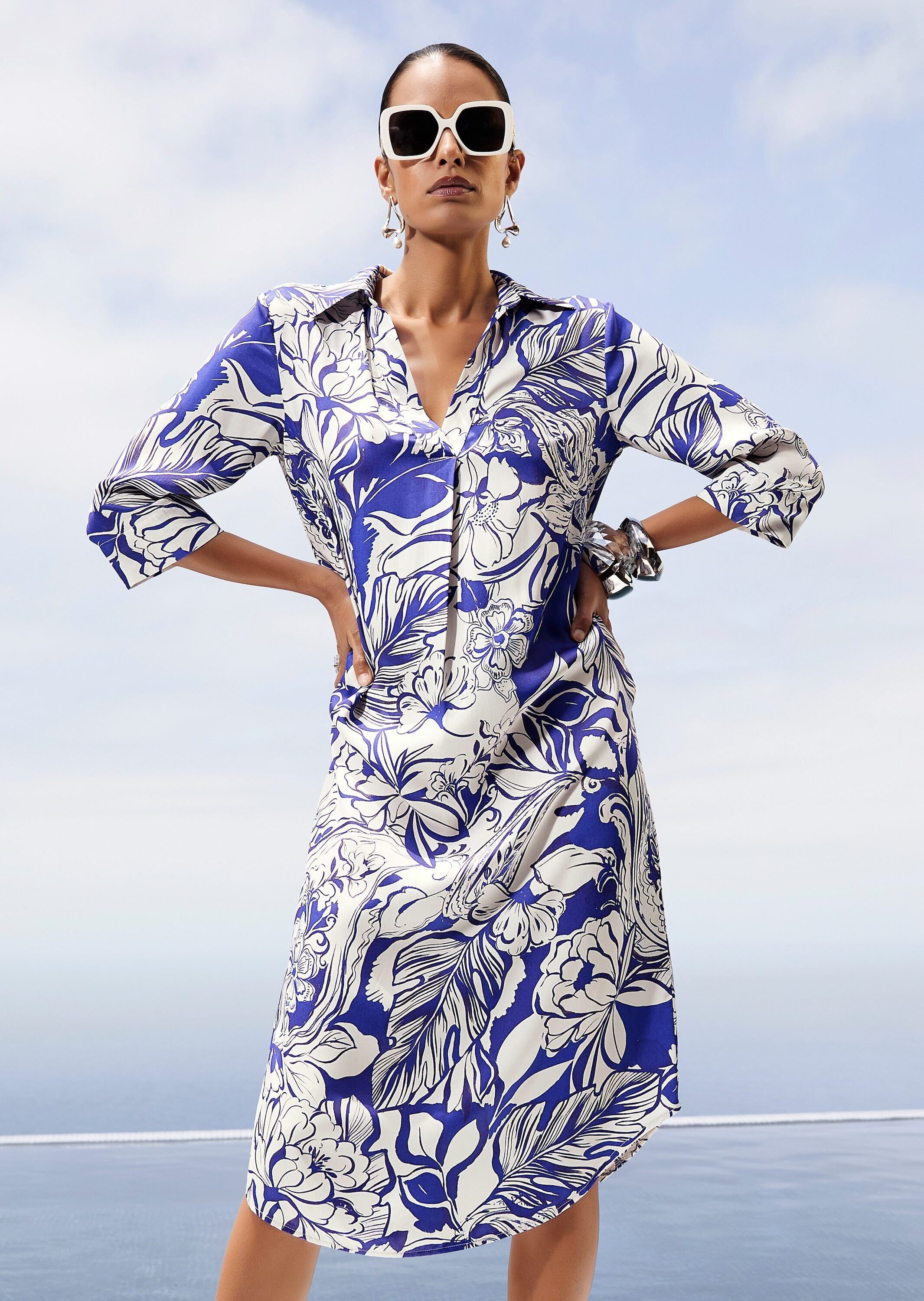 MADELEINE Midikleid Viskosekleid mit floralem Design Midikleid mit Hemdkragen, V-Ausschnitt, Taschen, 3/4-Arm und Knielänge