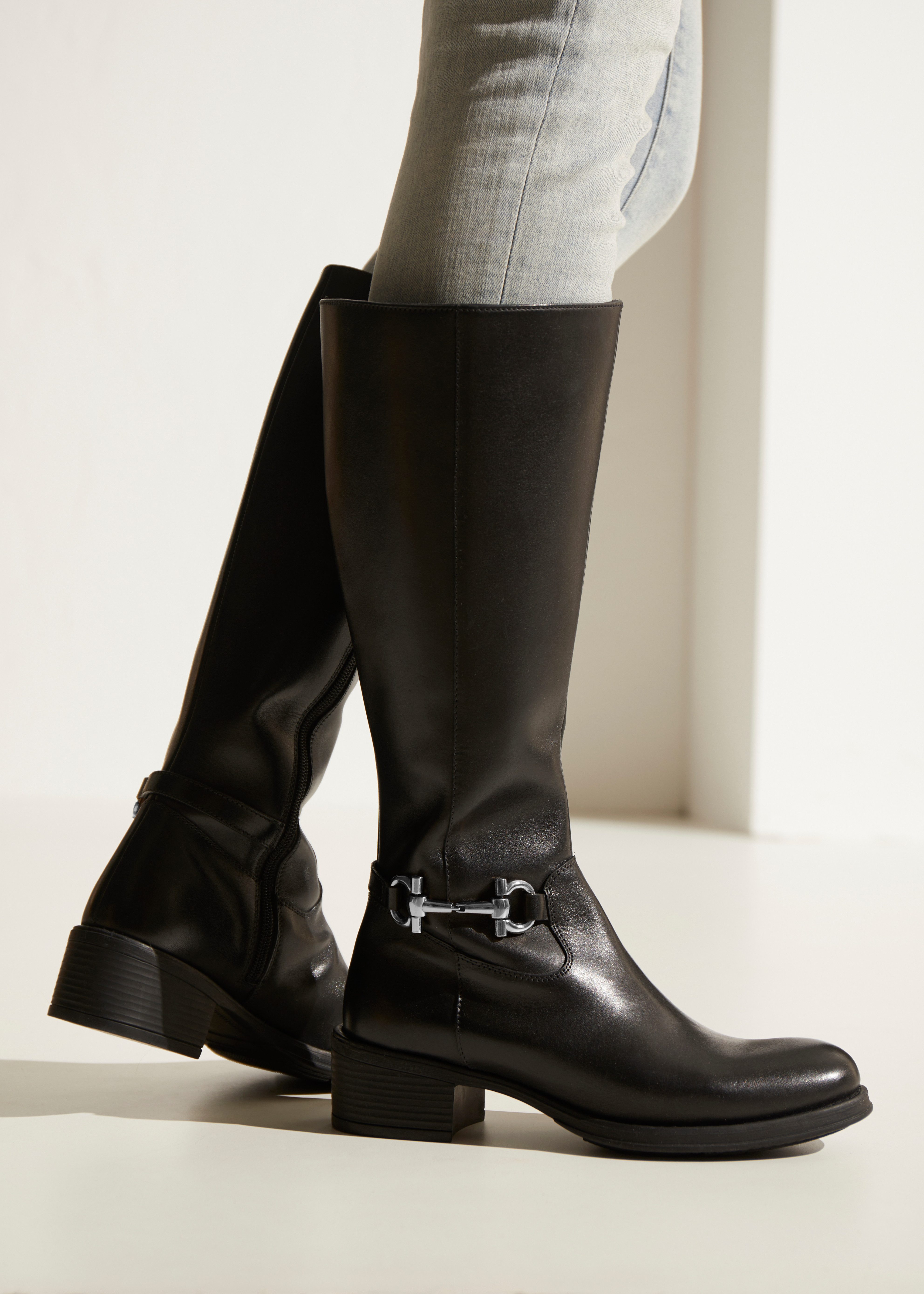 LASCANA Stiefelette Stiefel aus Leder mit günstig online kaufen