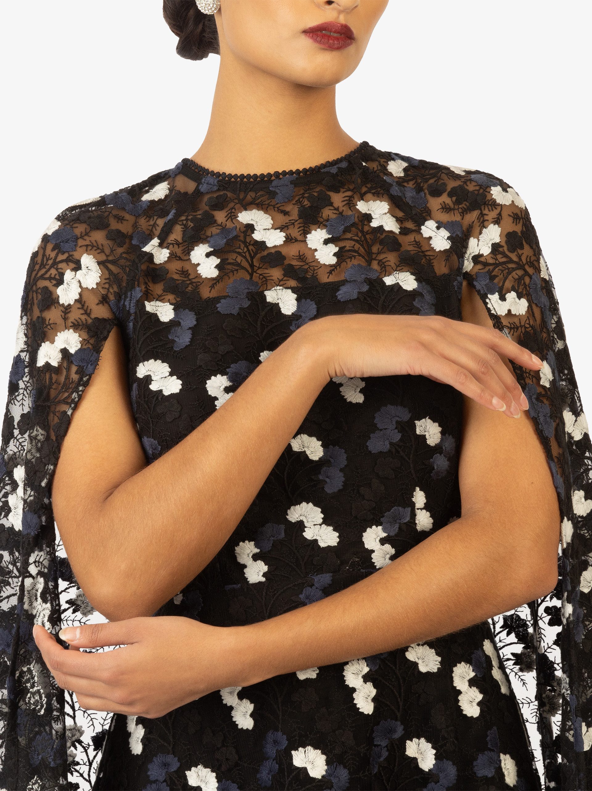 Kraimod Abendkleid aus transparenter Florenspitze