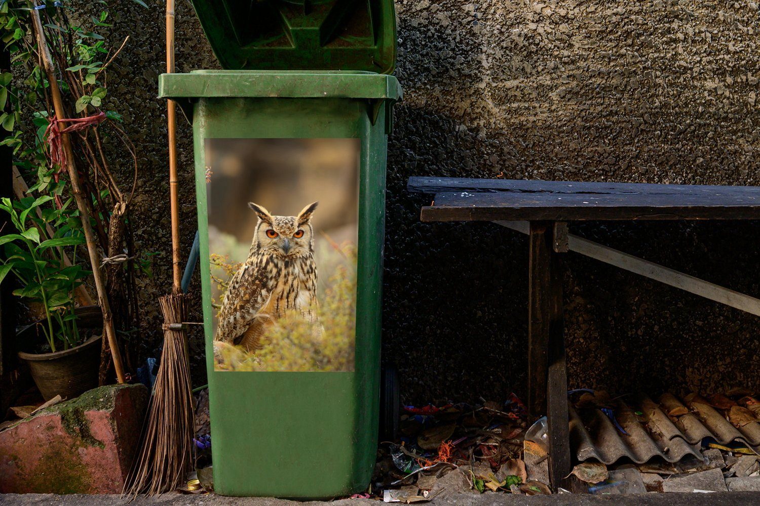 MuchoWow Wandsticker Ein bengalischer St), Mülltonne, inmitten der Sticker, Pflanzen Container, Mülleimer-aufkleber, Abfalbehälter (1 hohen Uhu