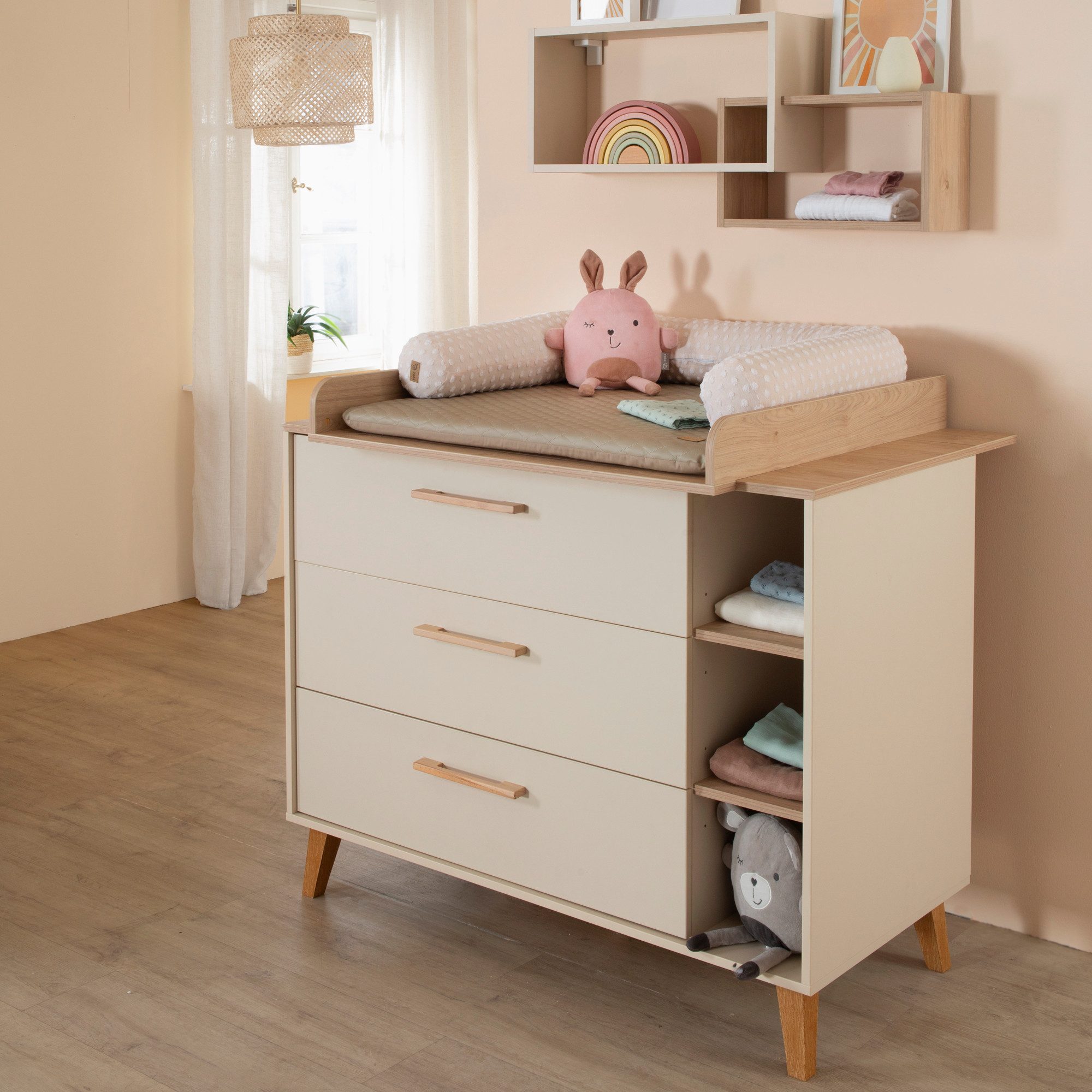 roba® Wickelkommode Jil mit Schubladen - Soft-Close Technik - Abnehmbare Wickelaufsatz, Griffe aus Massivholz - Umbaubar zum Sideboard - Cashmere / Chestnut
