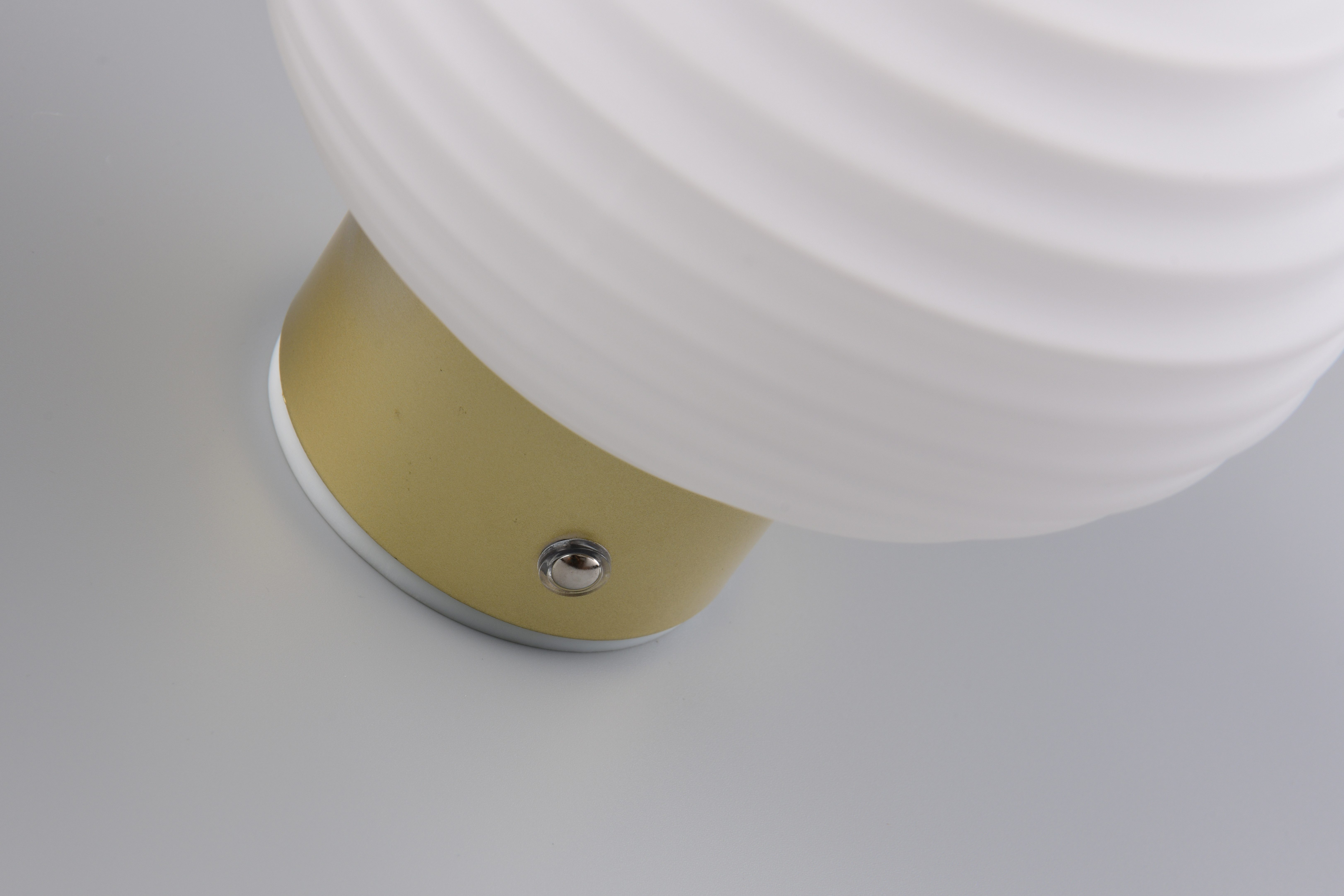 Reality Leuchten LED Wandleuchte EARL, runde Akku Wandlampe mit Touchdimmer, USB-Anschluss Ø 15,5cm, Dimmfunktion, USB-Ladefunktion, mehrere Helligkeitsstufen, LED fest integriert, Warmweiß, Akku Wandlampe Glasschirm, einfache Wandbefestigung, Tiefe 15 cm