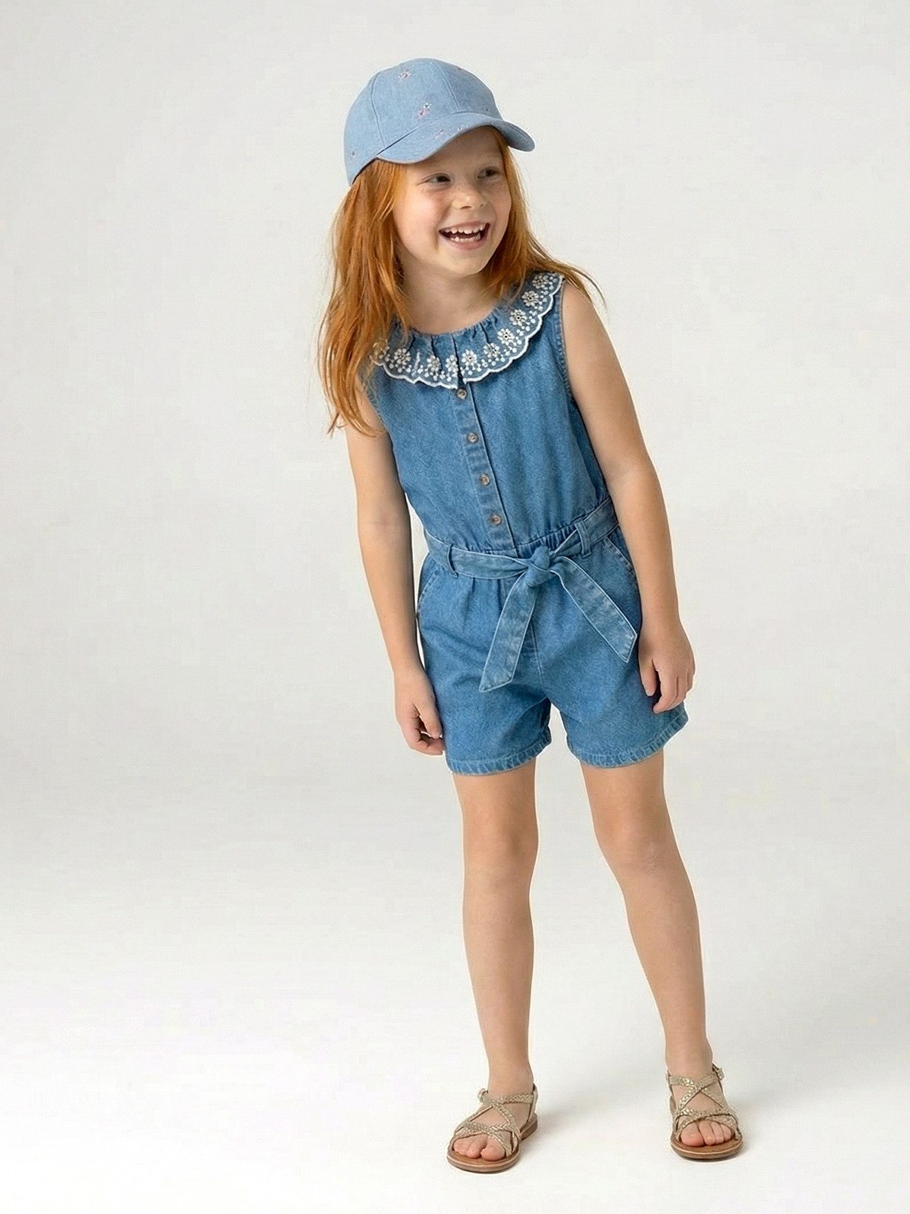 vertbaudet Jumpsuit Kurzoverall Denim bestickter Kragen Mädchen – Bild 5 von 5
