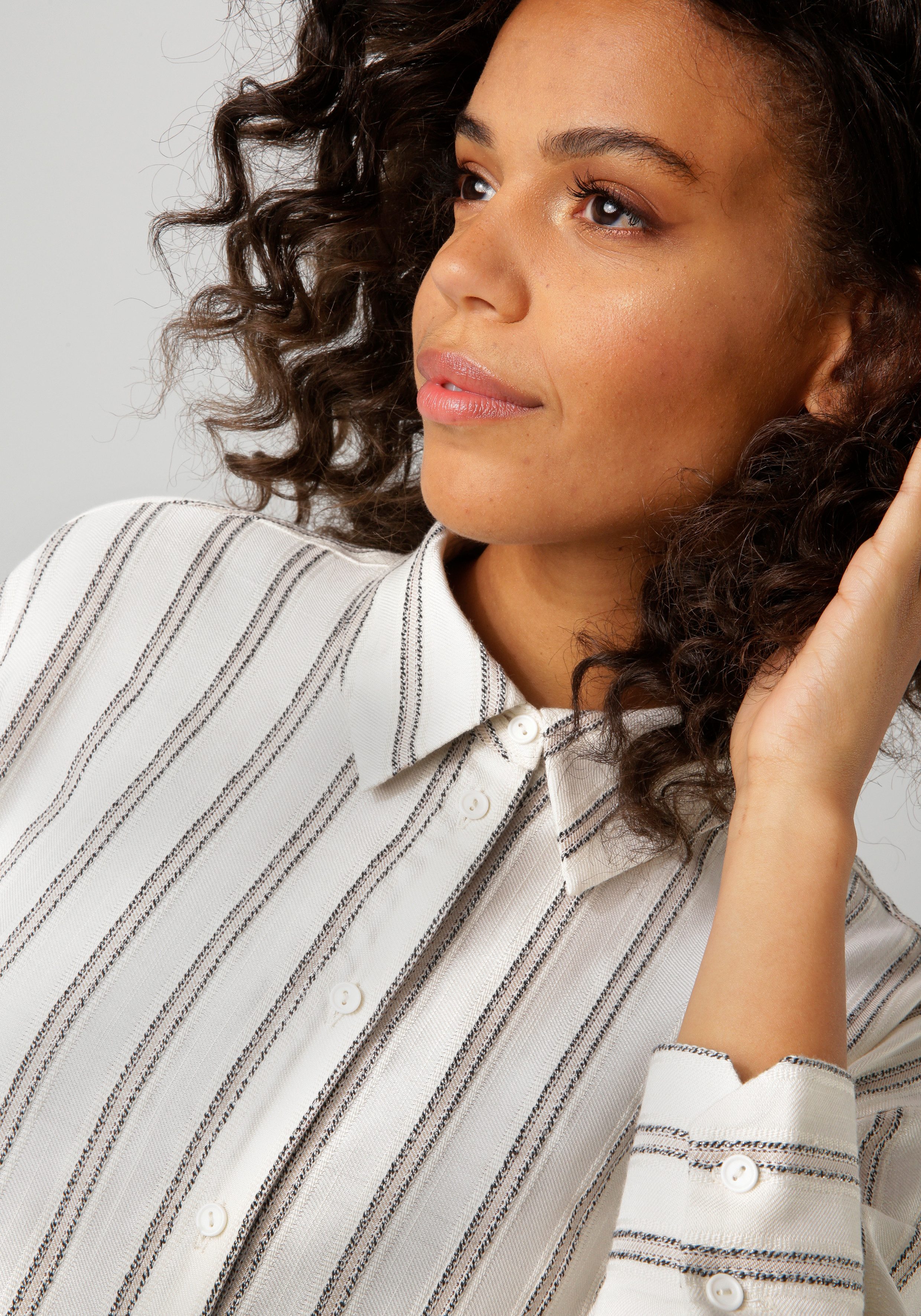 Aniston CASUAL Hemdbluse mit Glitzerfäden verzierten Streifen