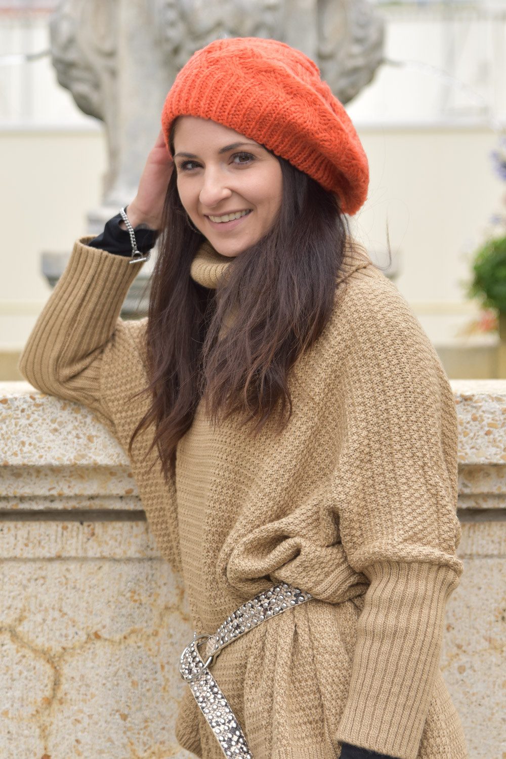styleBREAKER Baskenmütze Strick Baskenmütze mit Zopfstrick Muster (1-St)