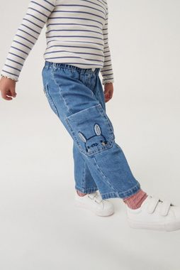 Next Schlupfjeans Jeans mit Figurenmotiv auf der Tasche (1-tlg)