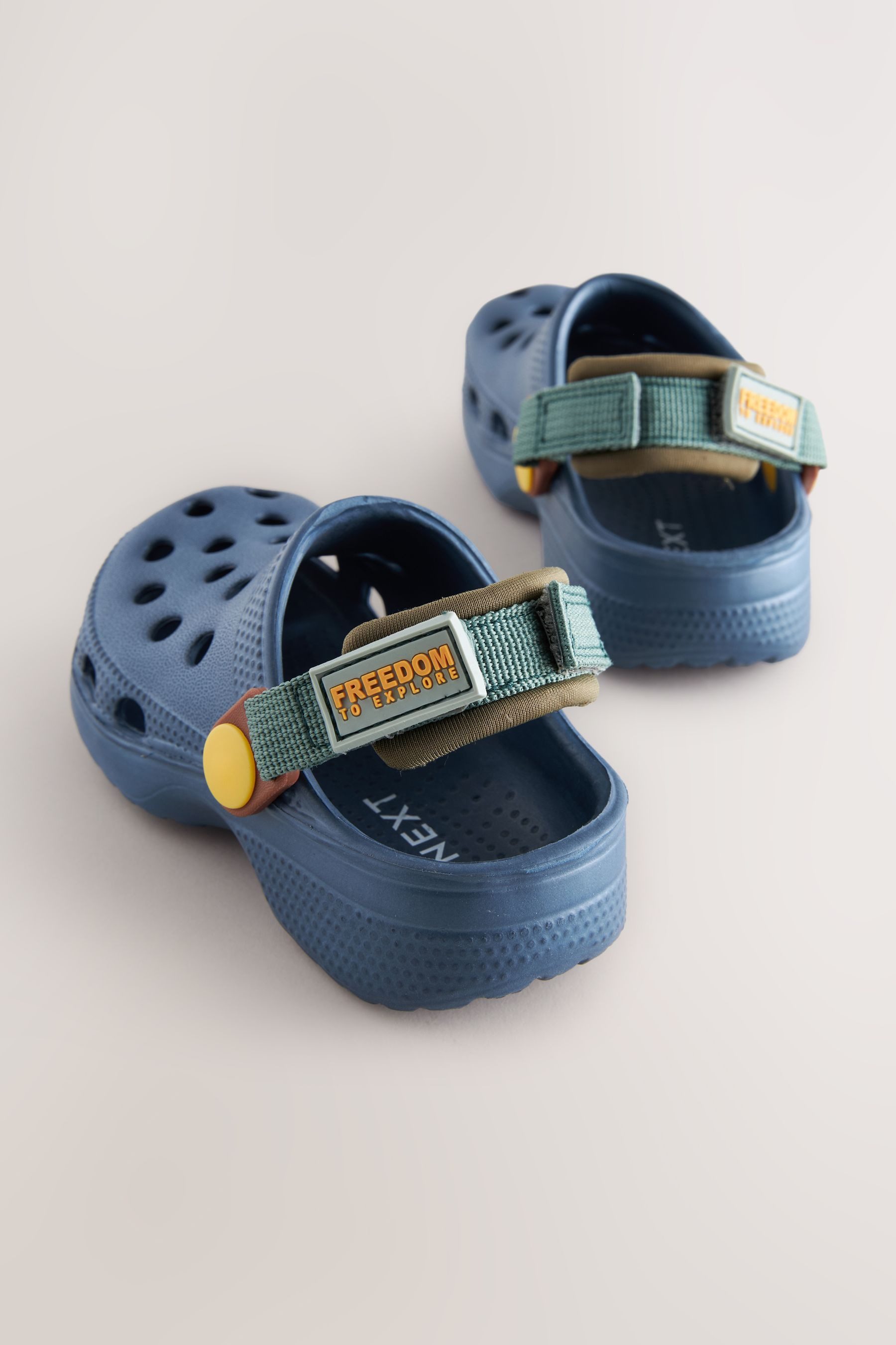 Next Clogs mit Fersenriemen Clog (1-tlg)