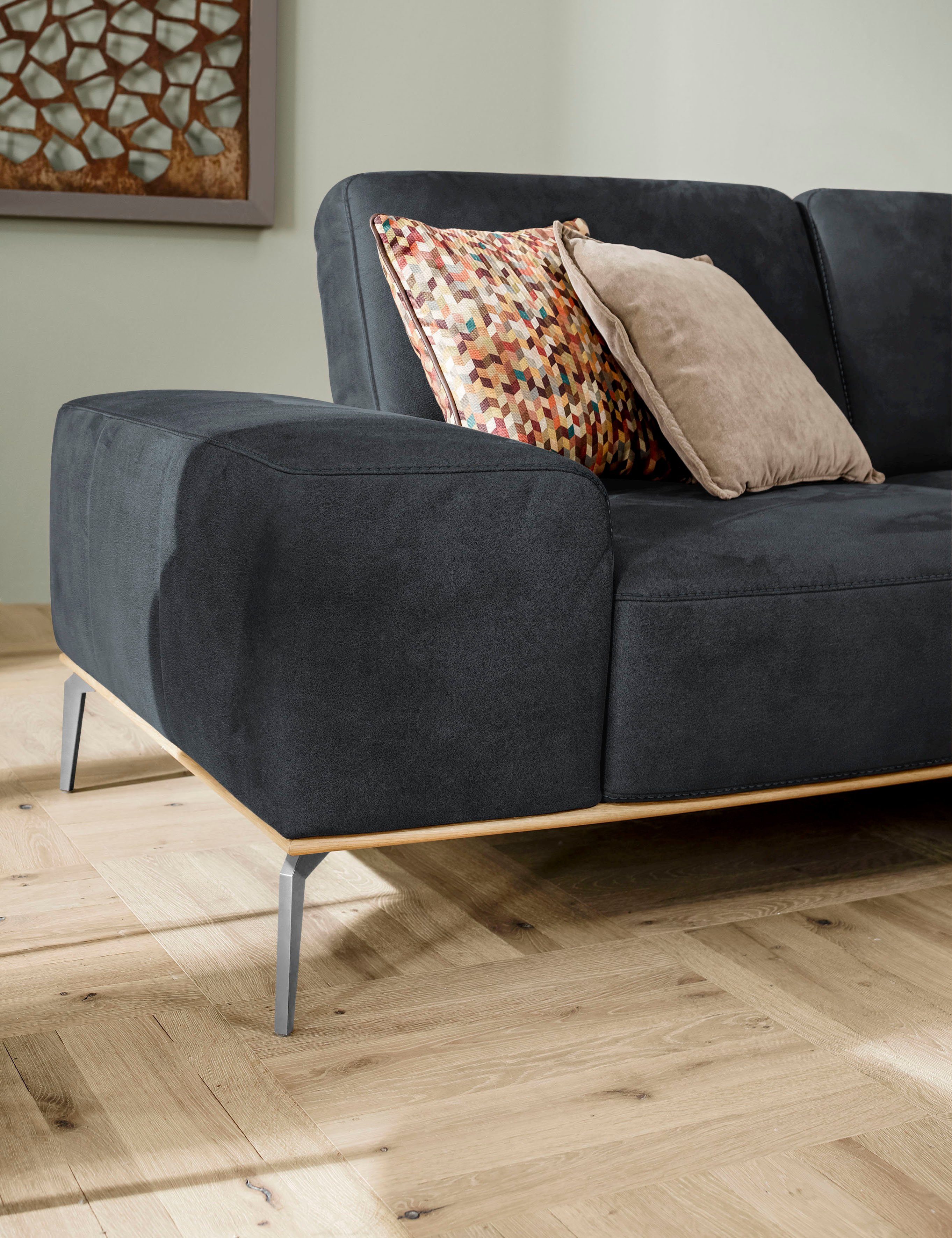 Ecksofa run, cm Füße Breite elegantem 299 in Holzsockel, Chrom W.SCHILLIG glänzend, mit