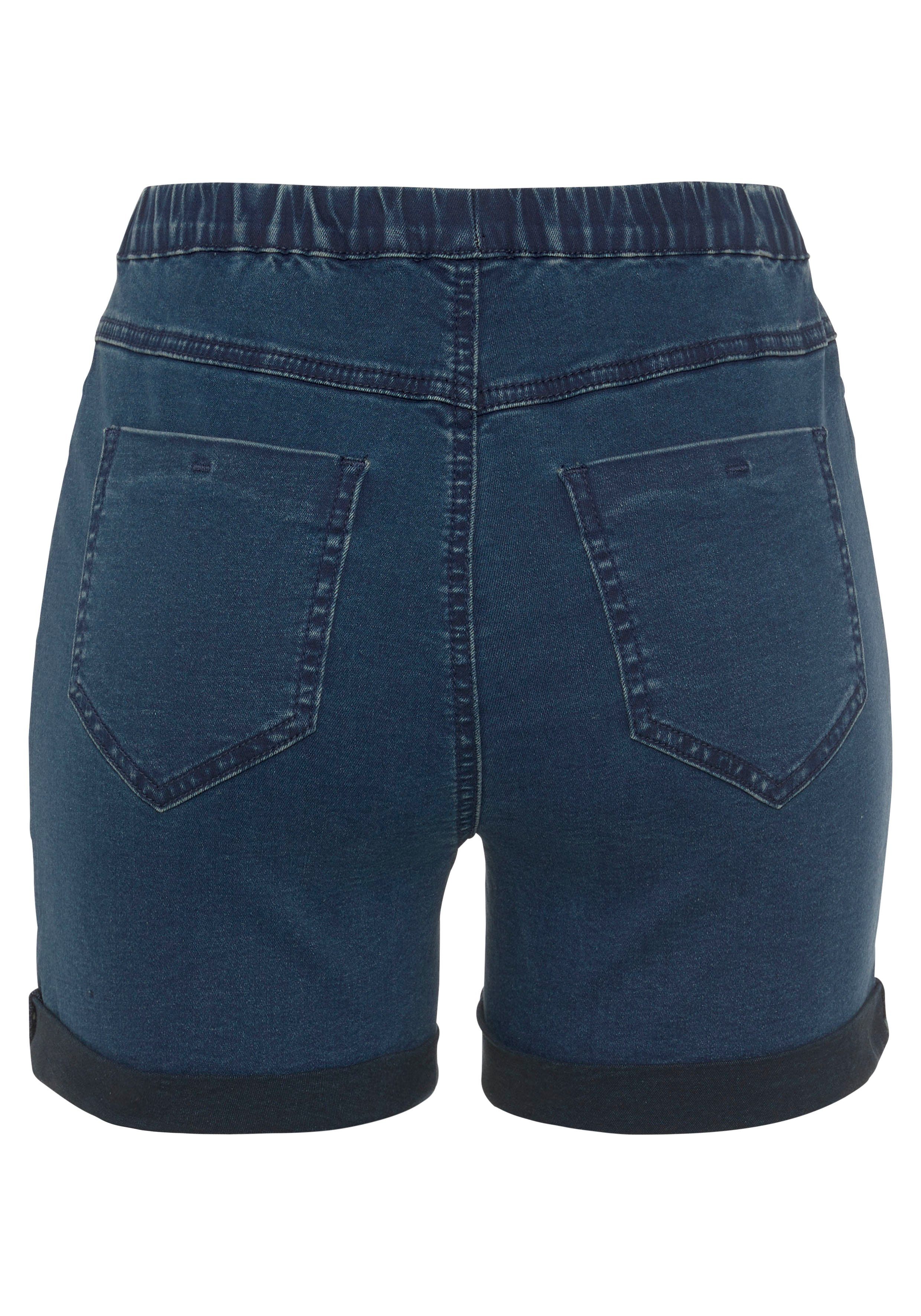 Buffalo Shorts in elastischem Denim mit zwei Gesäßtaschen