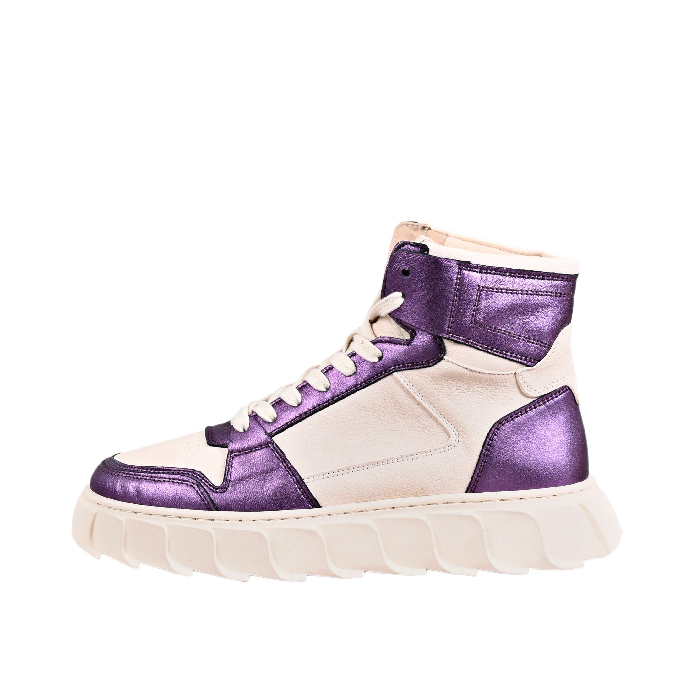 LOVE Sneaker
