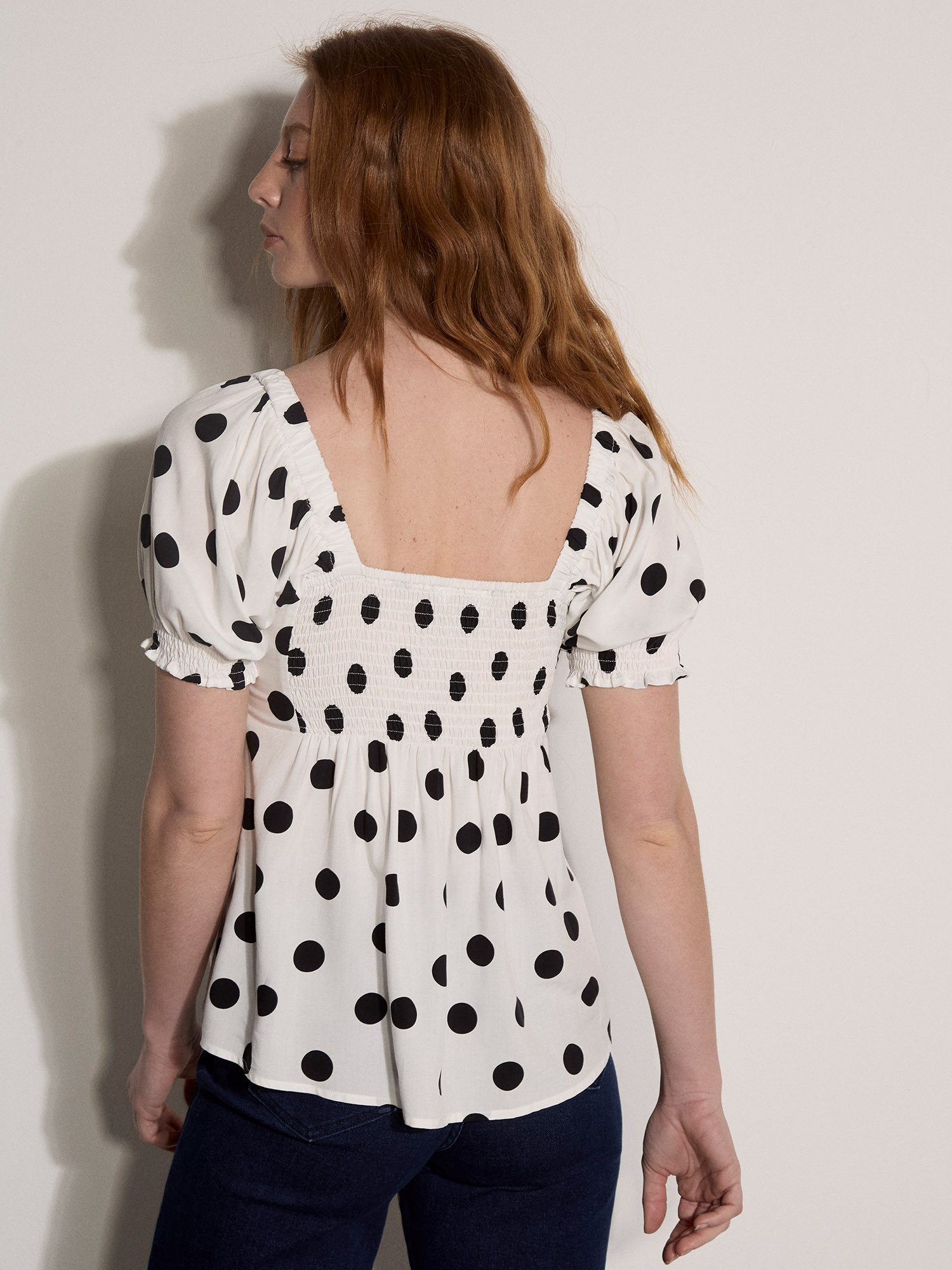 Apricot T-Shirt Top mit Polka-Dot-Muster mit Schleife