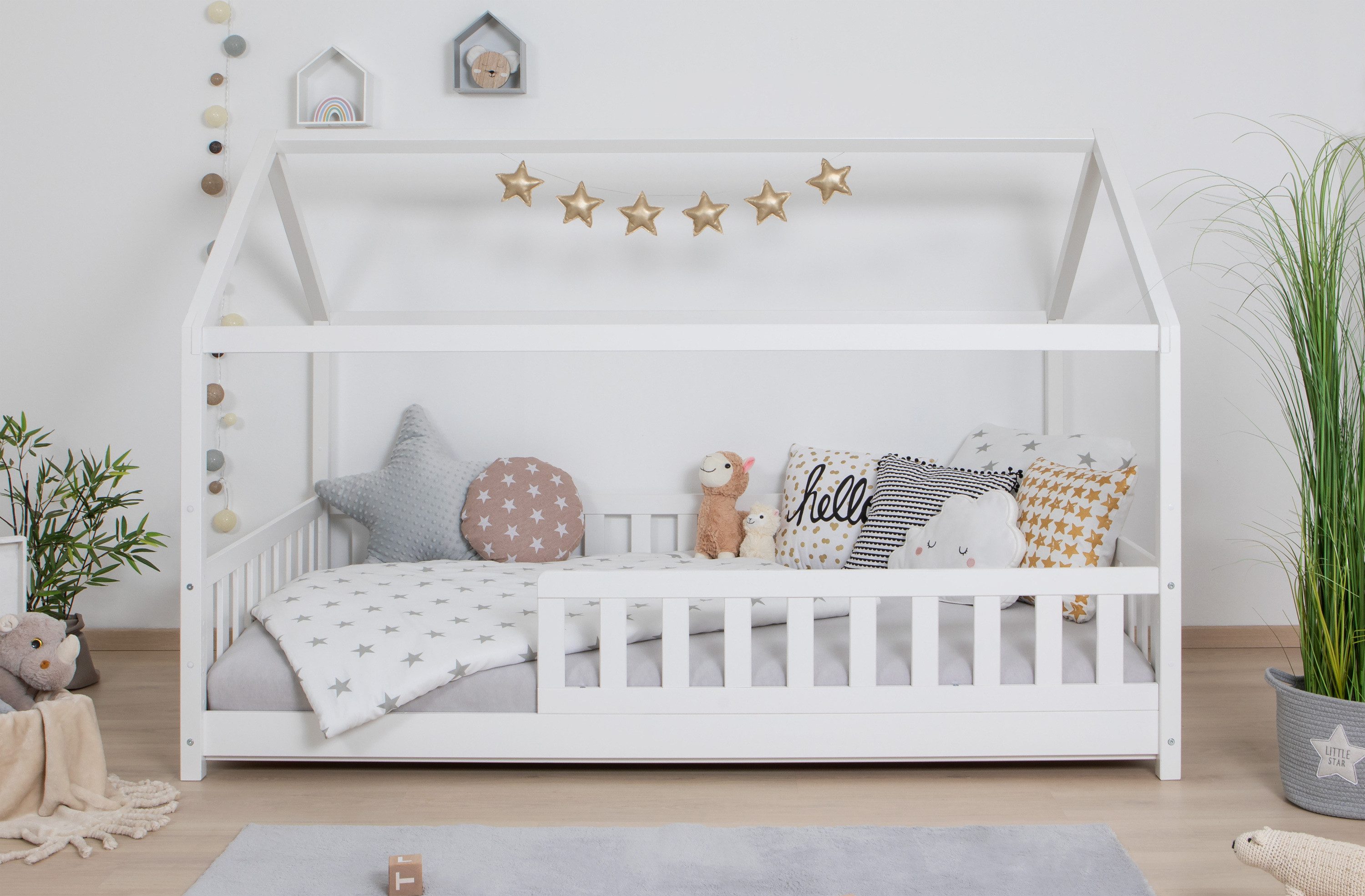 Ticaa Hausbett Kay mit Rausfallschutz aus Kiefer, Kinderbett 120x200, inkl. günstig online kaufen