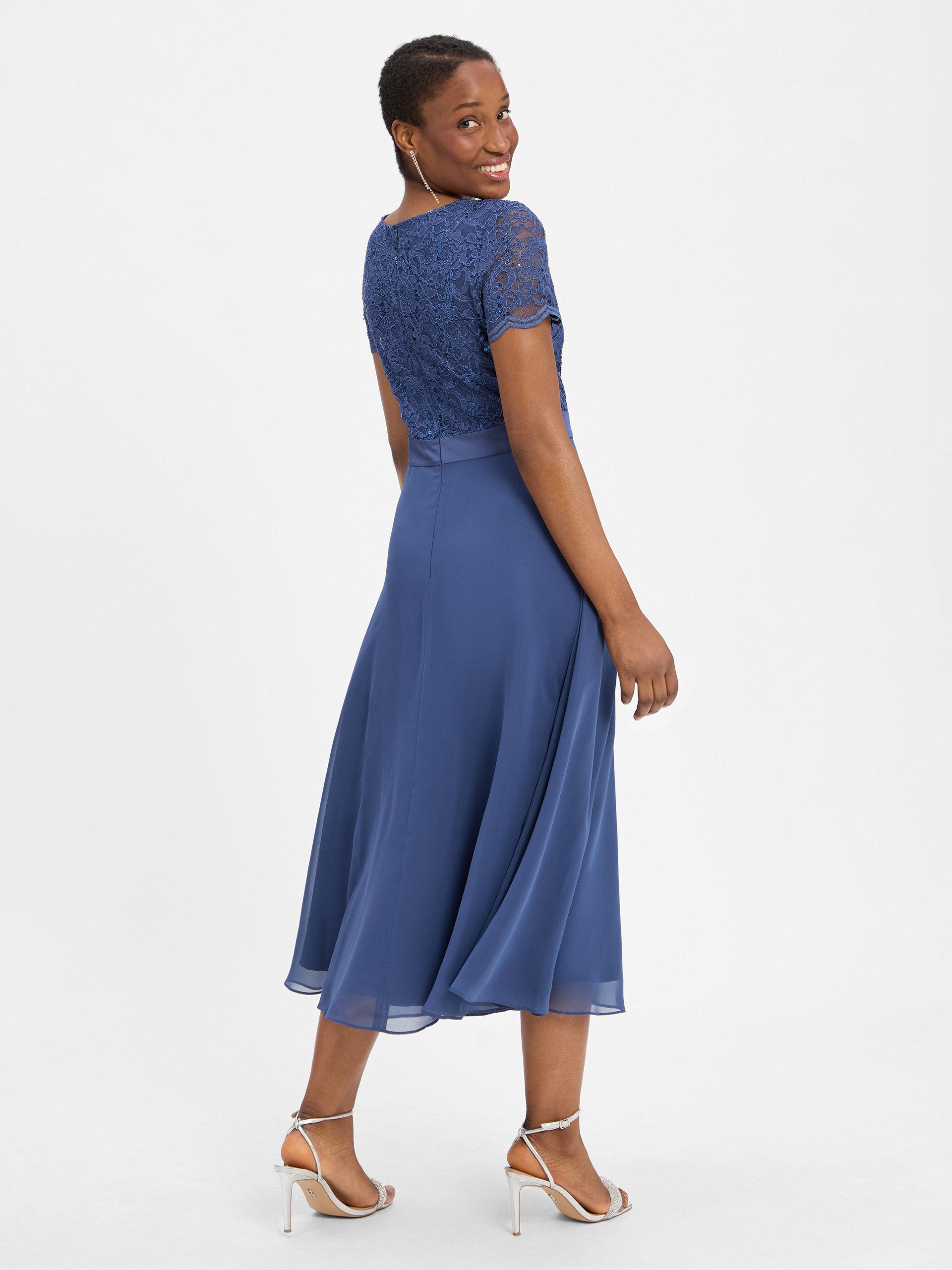 SWING Abendkleid Taillierter Schnitt mit ausgestelltem günstig online kaufen