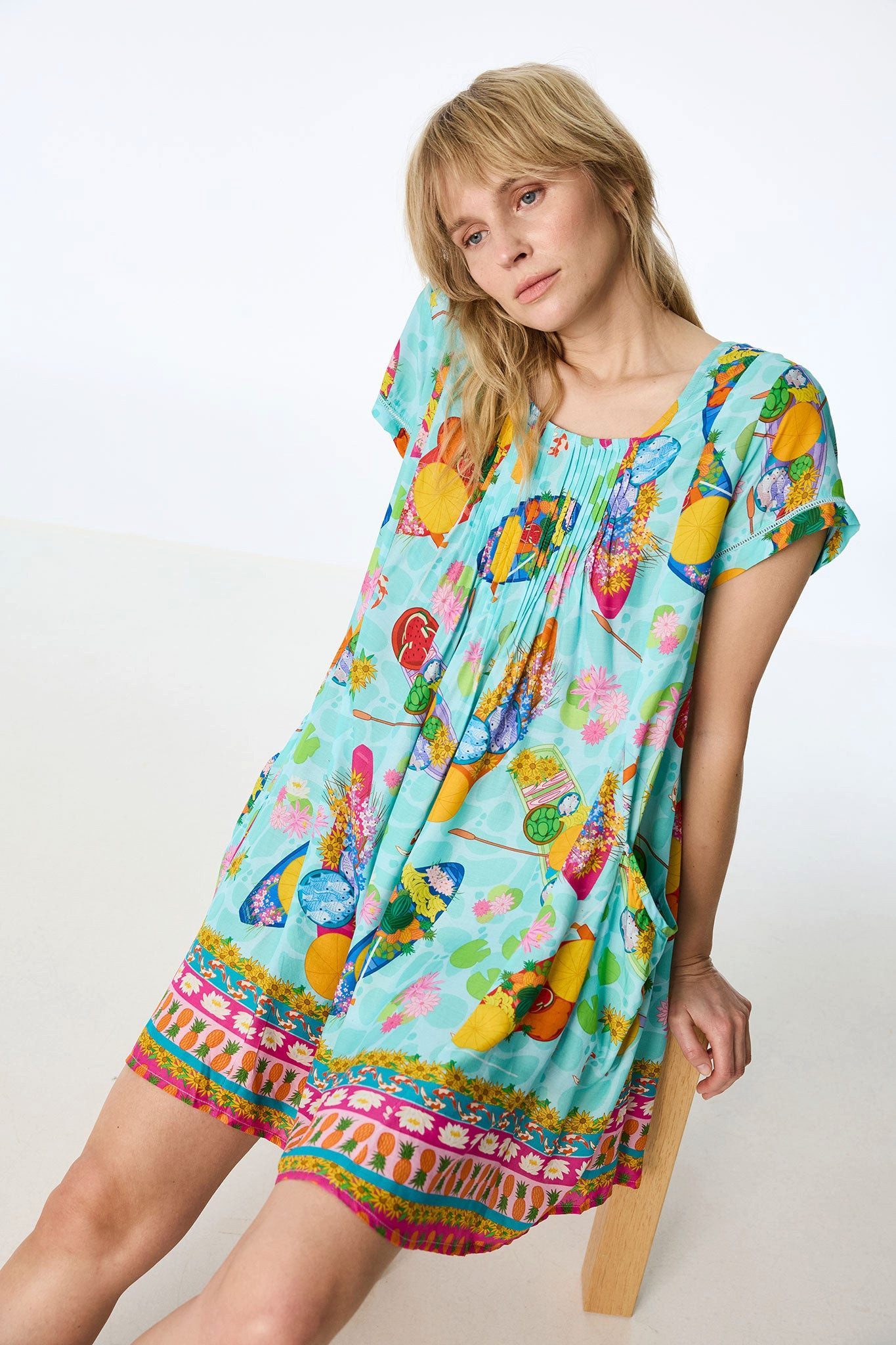 Himalaya Clothing Tunika Kleid Damen mit sommerlichen und floralen Motiven weich & atmungsaktiv Seidig-fließendes Sommerkleid aus leichter Viskose