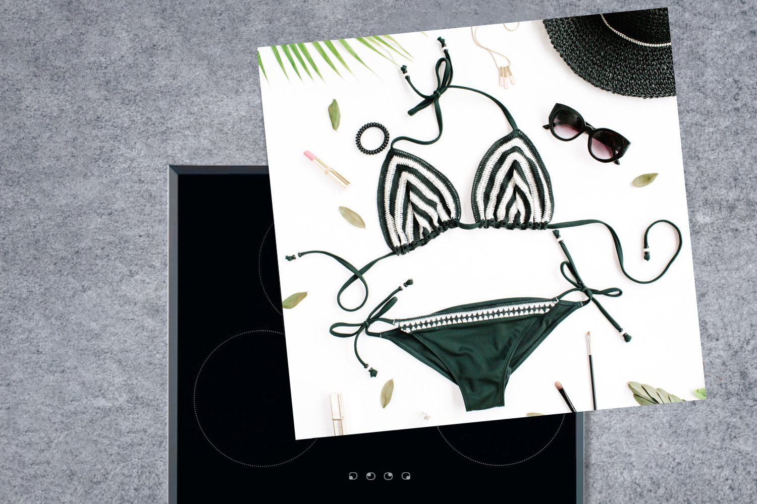 MuchoWow Herdblende-/Abdeckplatte Bikini - (1 tlg), Weiß, küche - 78x78 Ceranfeldabdeckung, Vinyl, cm, Arbeitsplatte Schwarz für